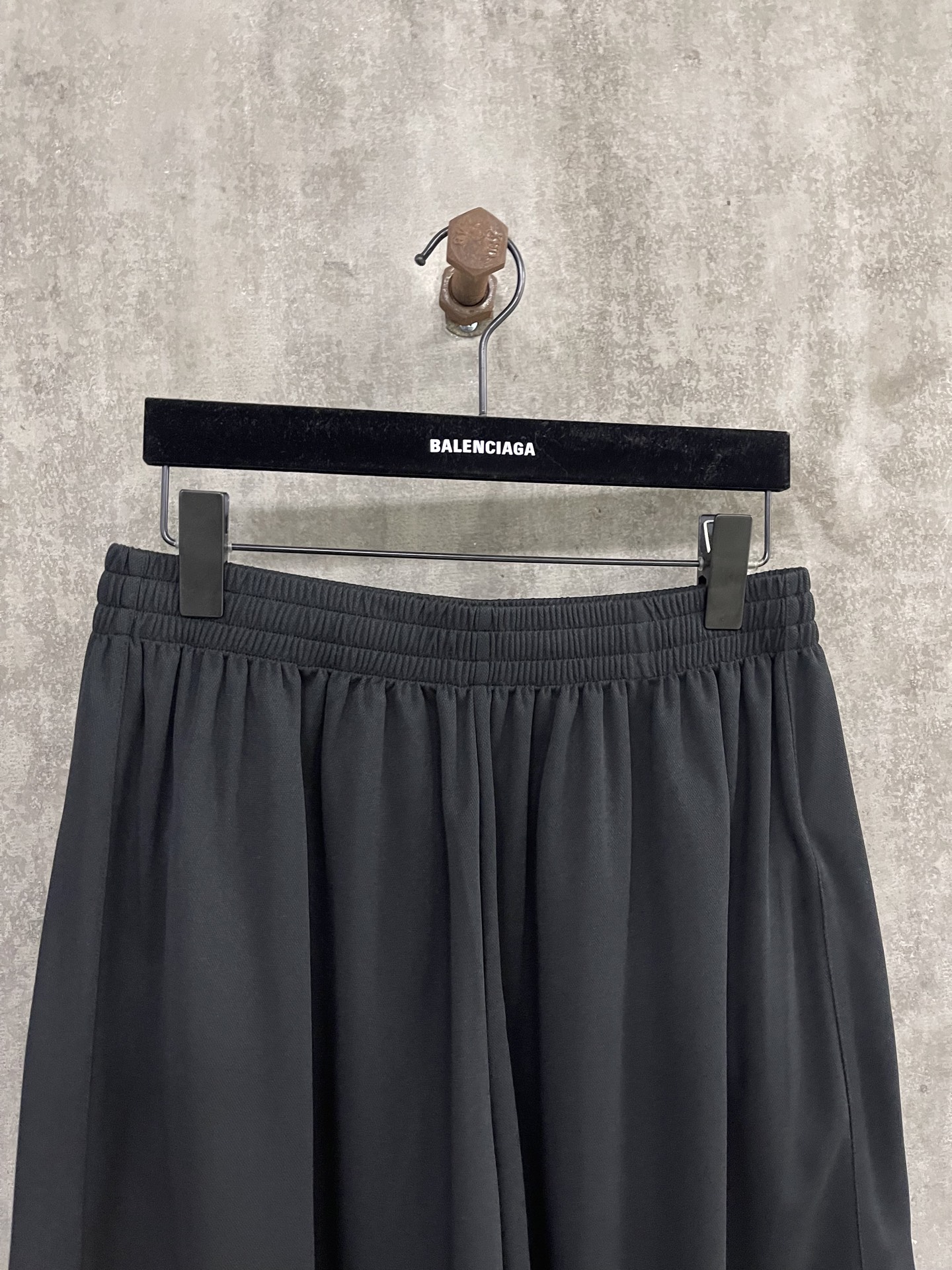 BALENCIAGA Shorts（767862TPVG21070）