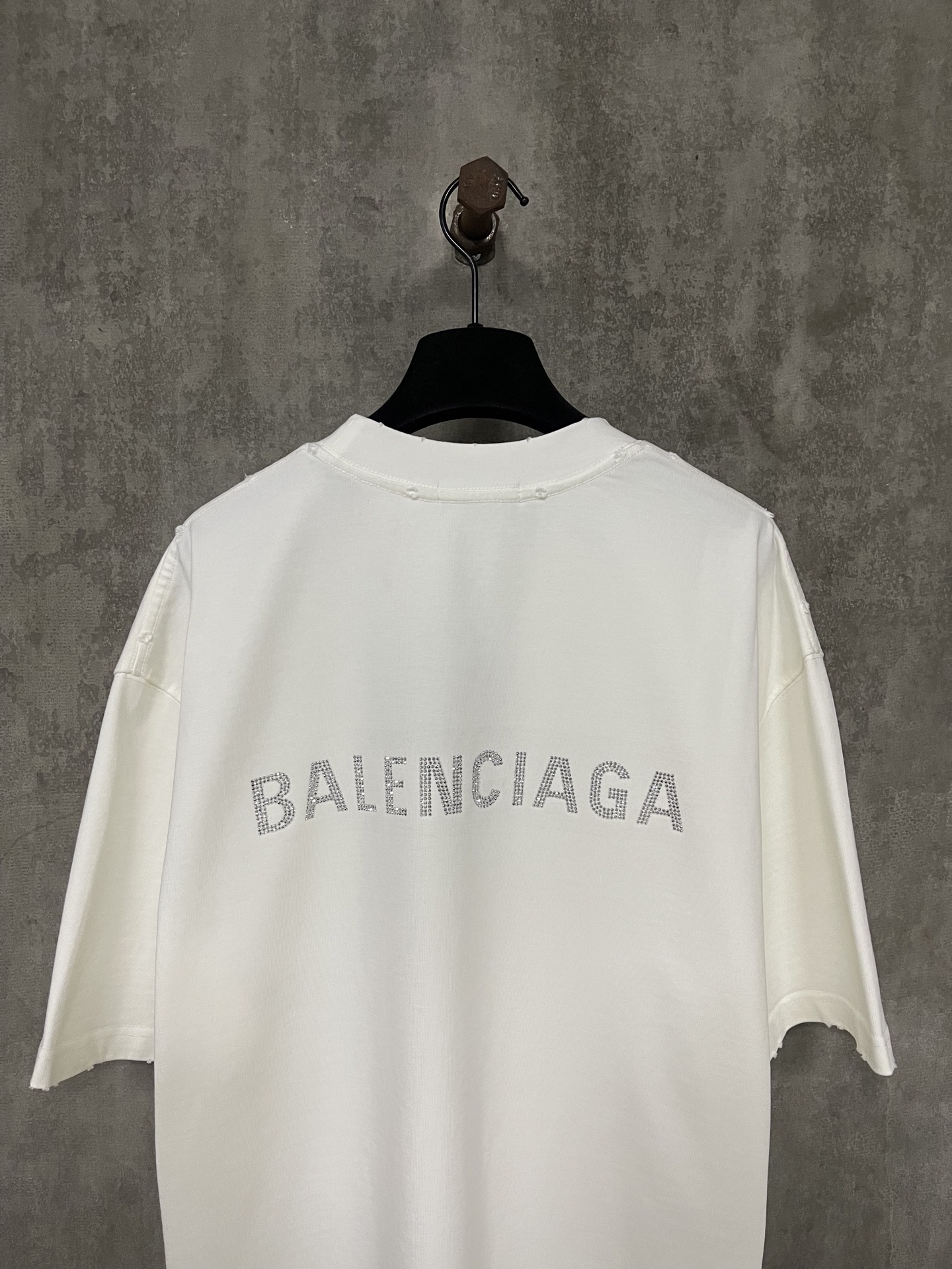 BALENCIAGA BACK T-SHIRT MEDIUM FIT (764235TOVJ61083）