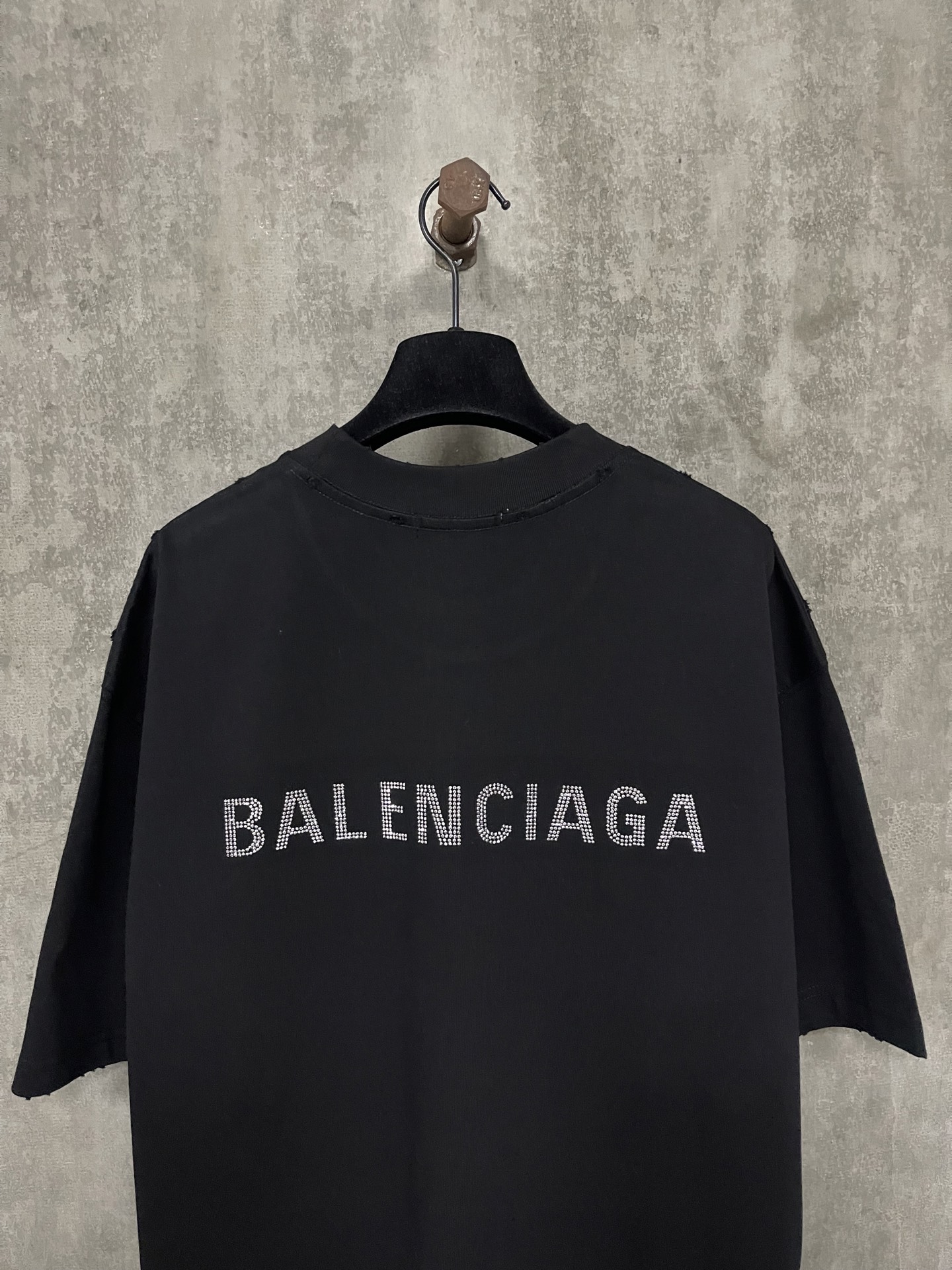 BALENCIAGA BACK T-SHIRT MEDIUM FIT (764235TOVJ61083）