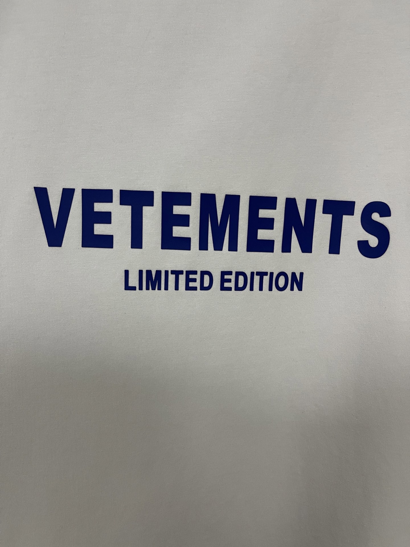 VETEMENTS  LIMITED EDITION LOGO T-SHIRT （UE64TR800W）