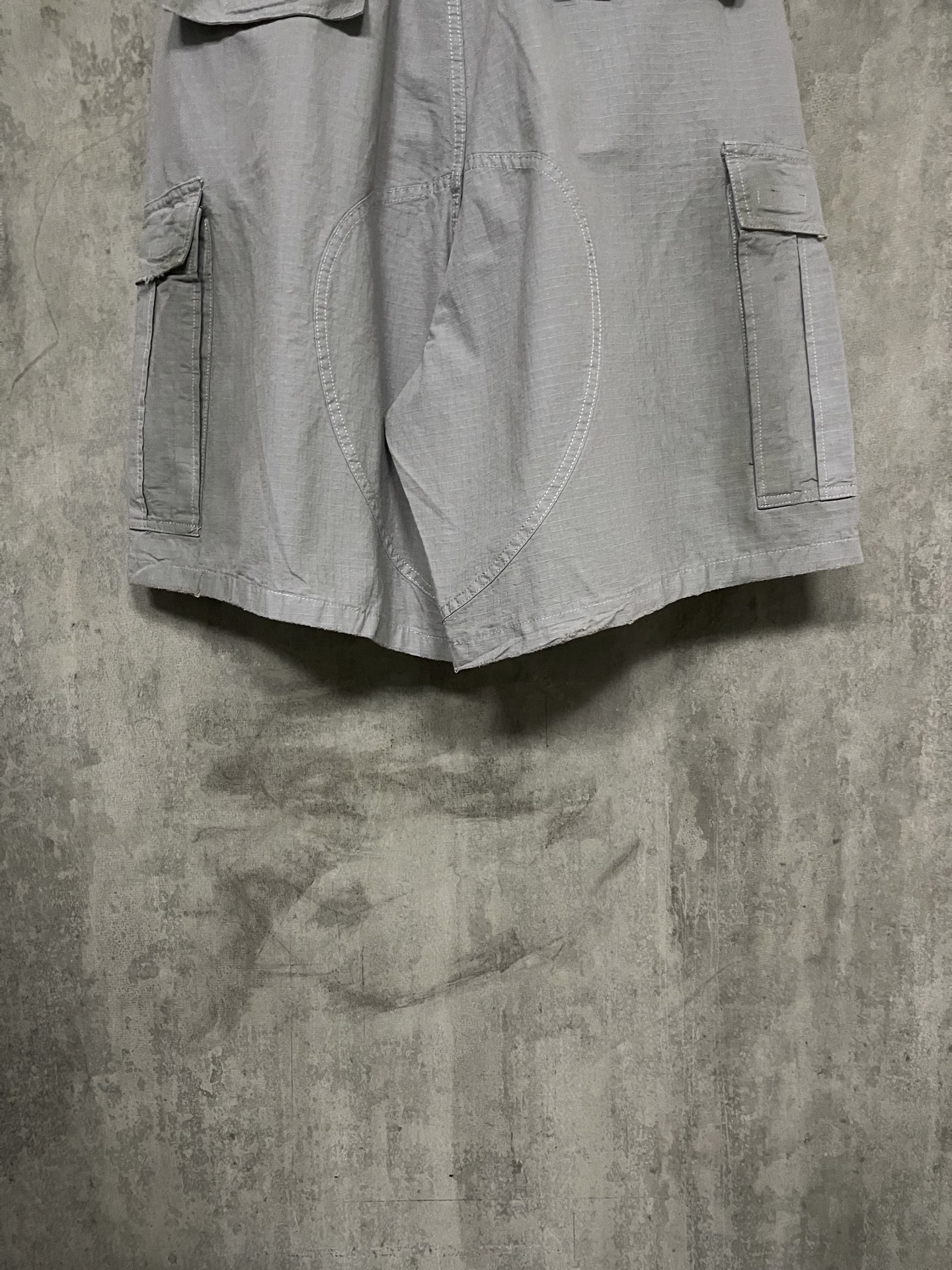 BALENCIAGA  Men's Cargo Shorts in Grey（831384TQP139243）