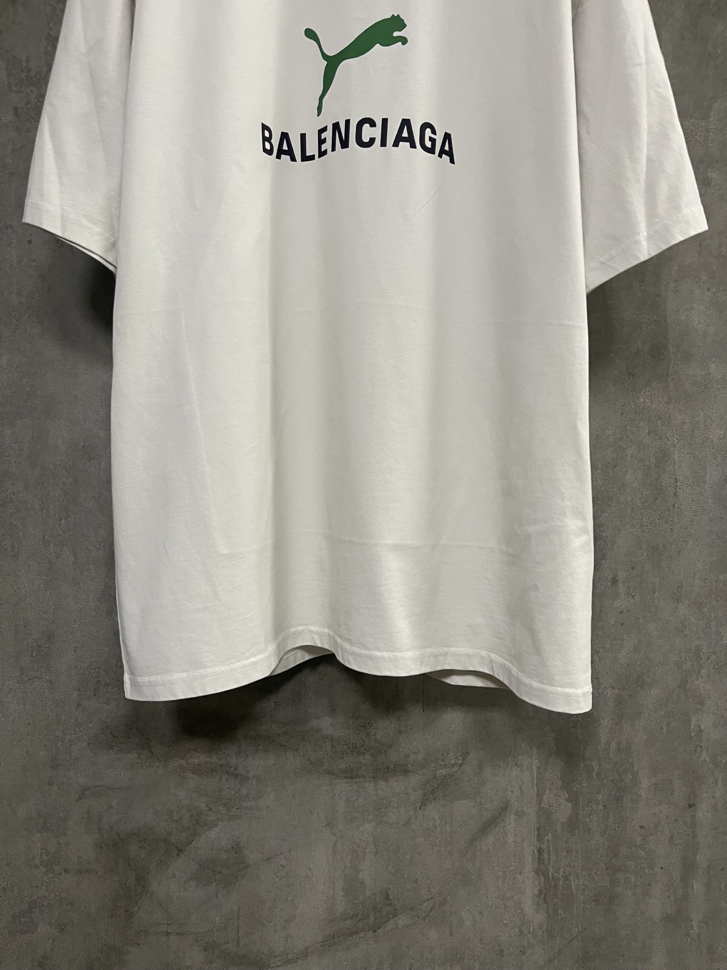 Balenciaga | Puma Oversized T-shirt in Heather Black（831305TTVA61041）
