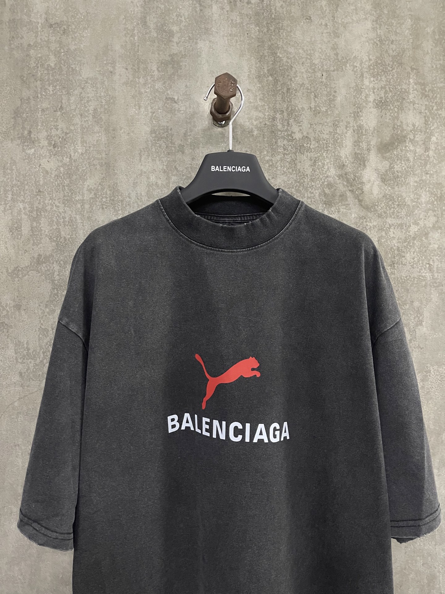 Balenciaga | Puma Oversized T-shirt in Heather Black（831305TTVA61041）