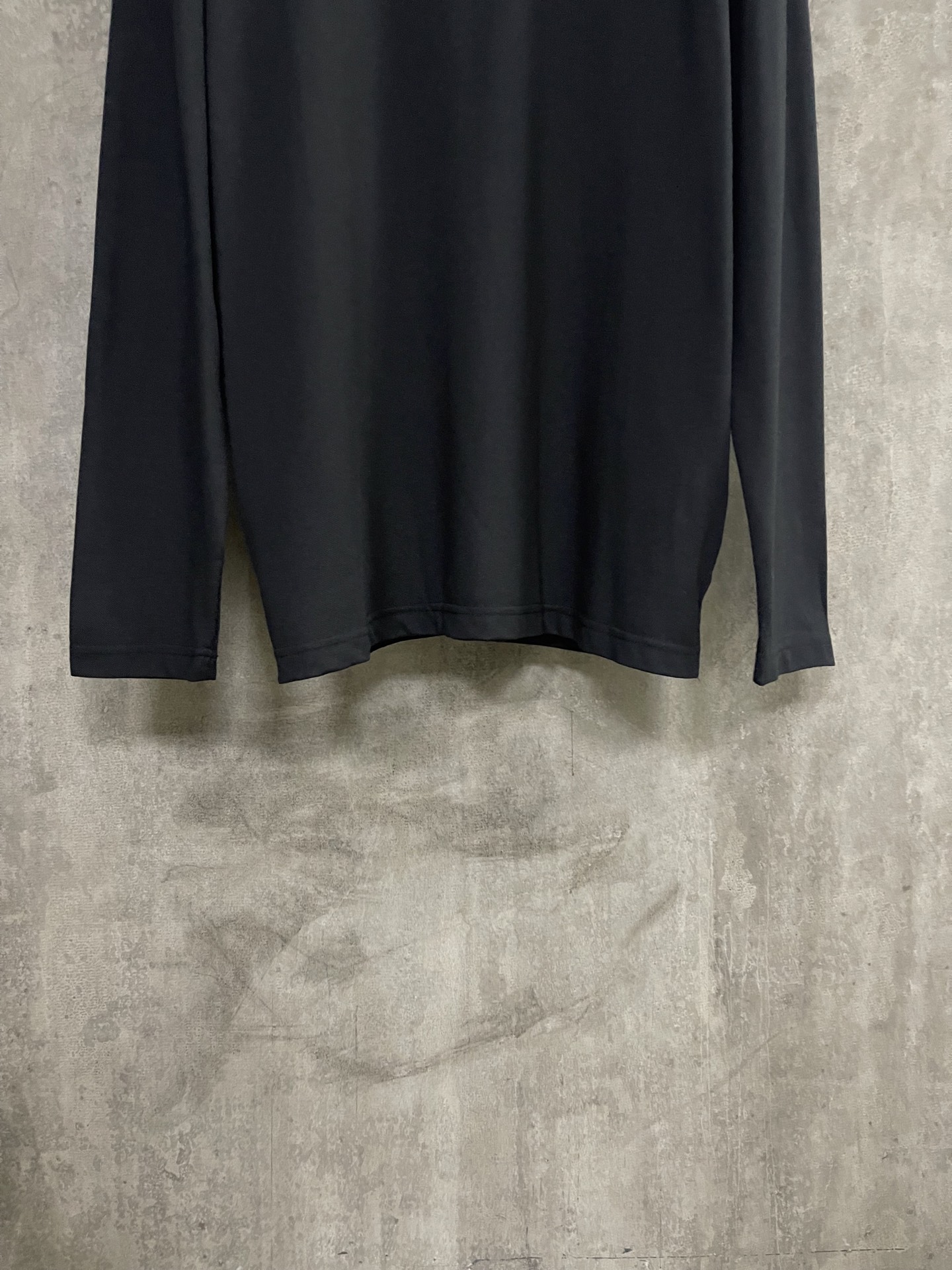 PRADA Long sleeve pique & Re-Nylon polo shirt  (UJL59B-1YR4-F0002-S-OOO）