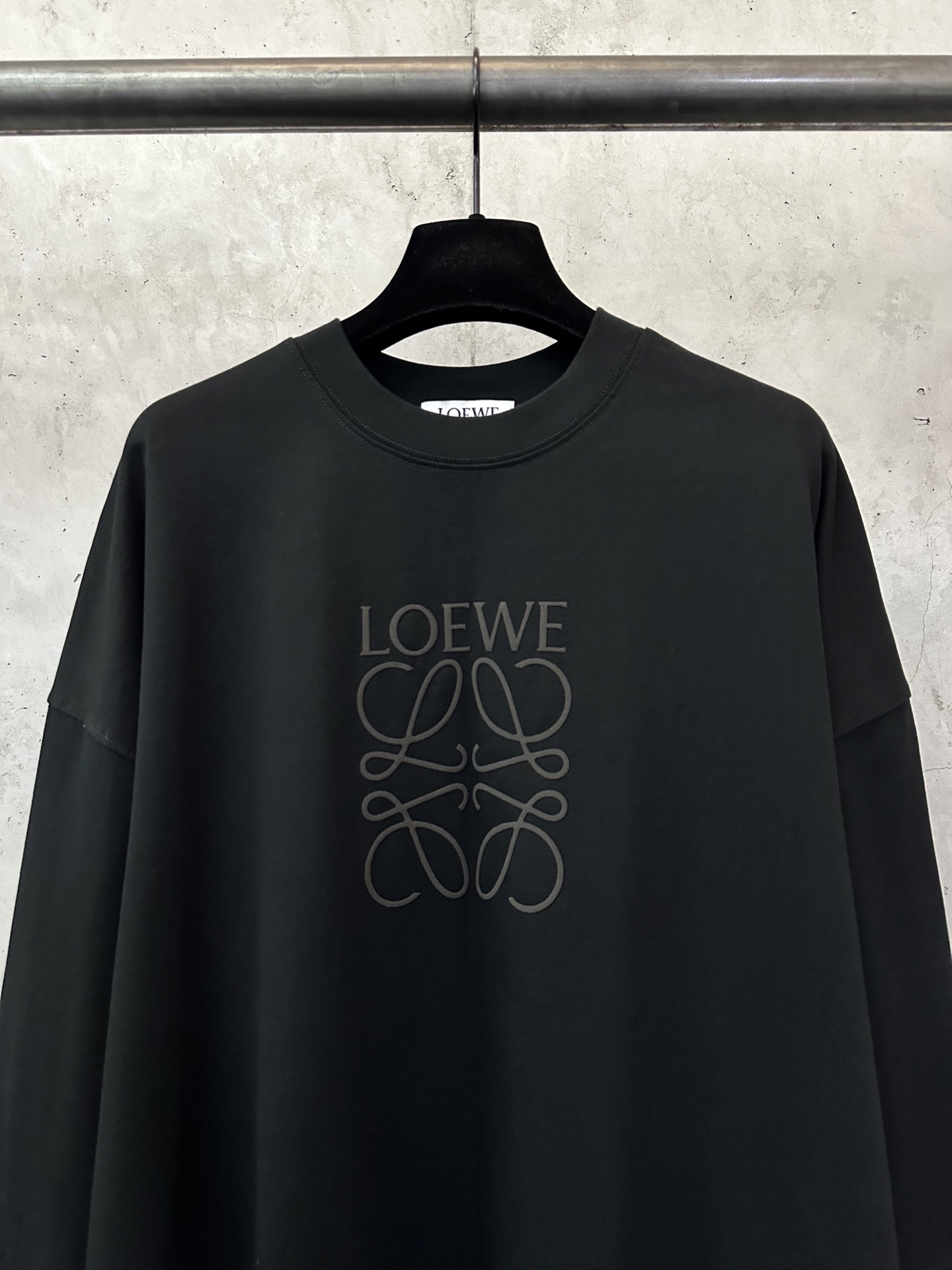 Loewe Cotton Loose Fit T-Shirt in Black  (H526Y22XAX-1100）