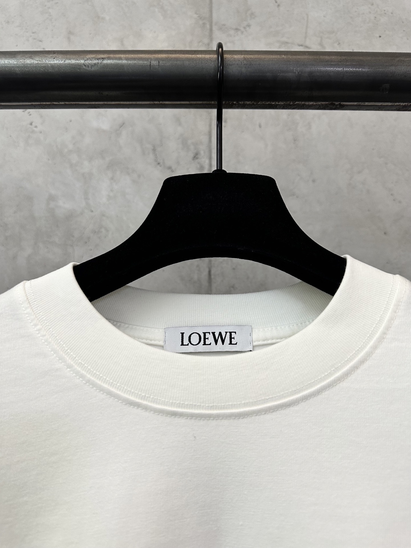 Loewe Cotton Loose Fit T-Shirt in Black  (H526Y22XAX-1100）