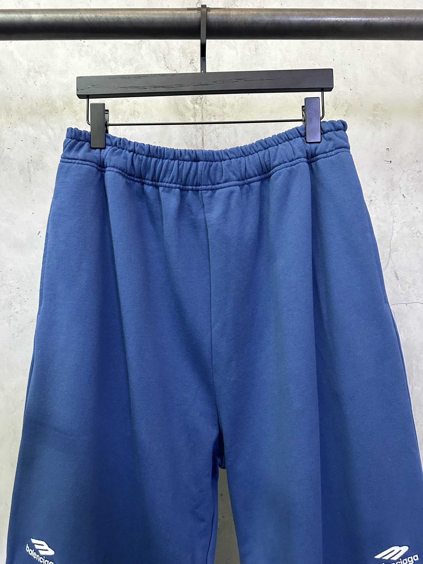 BALENCIAGA 3b Sports Icon Track Pants（855365TTVK77740）