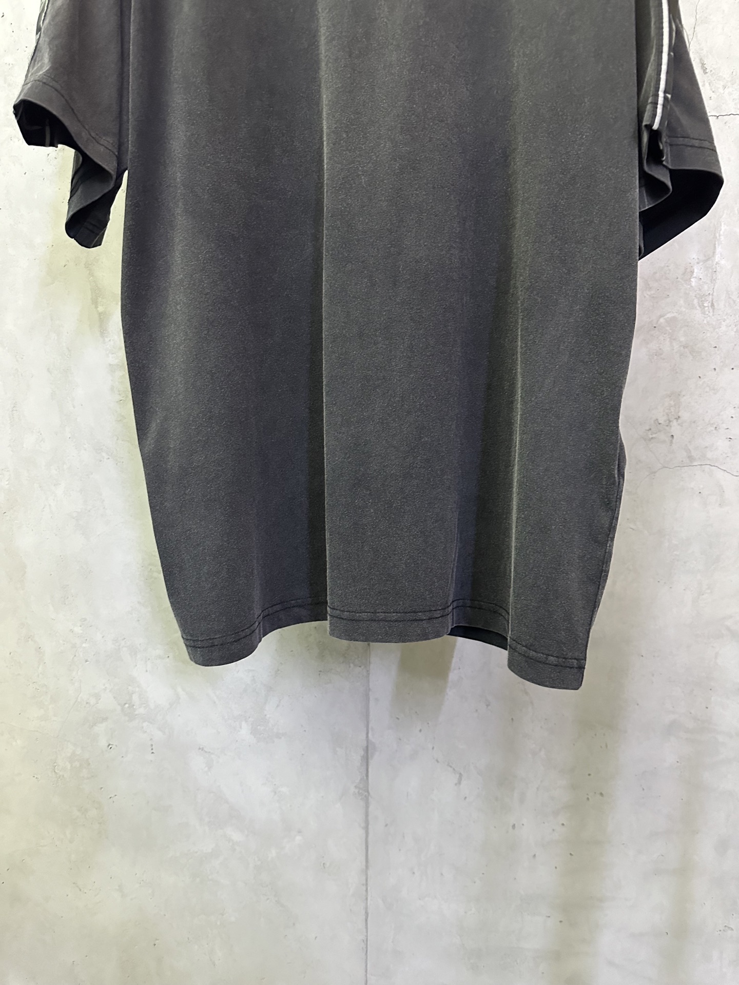 Balenciaga Stripe Medium Size T-Shirt（764235TTVP81041）