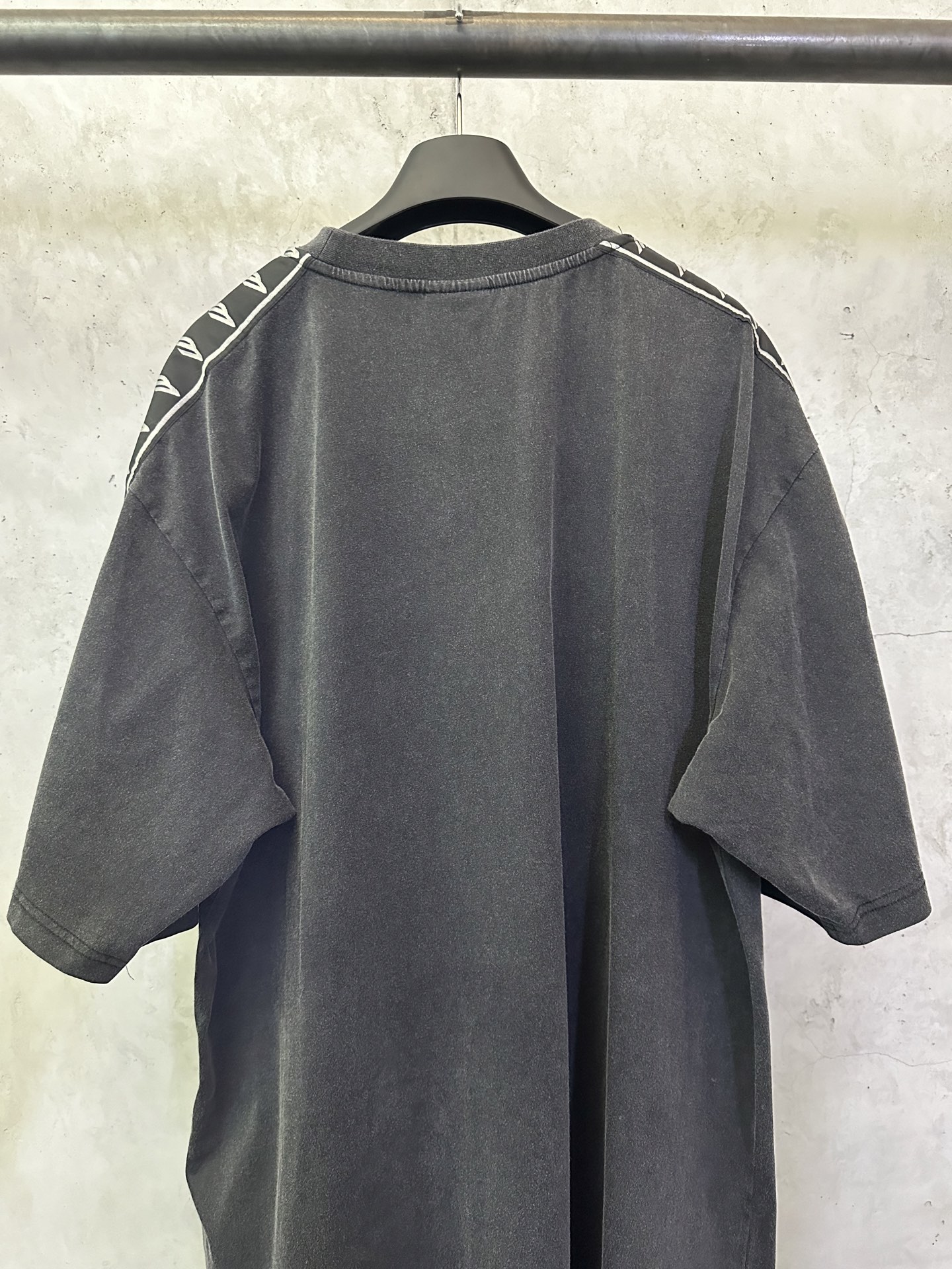 Balenciaga Stripe Medium Size T-Shirt（764235TTVP81041）