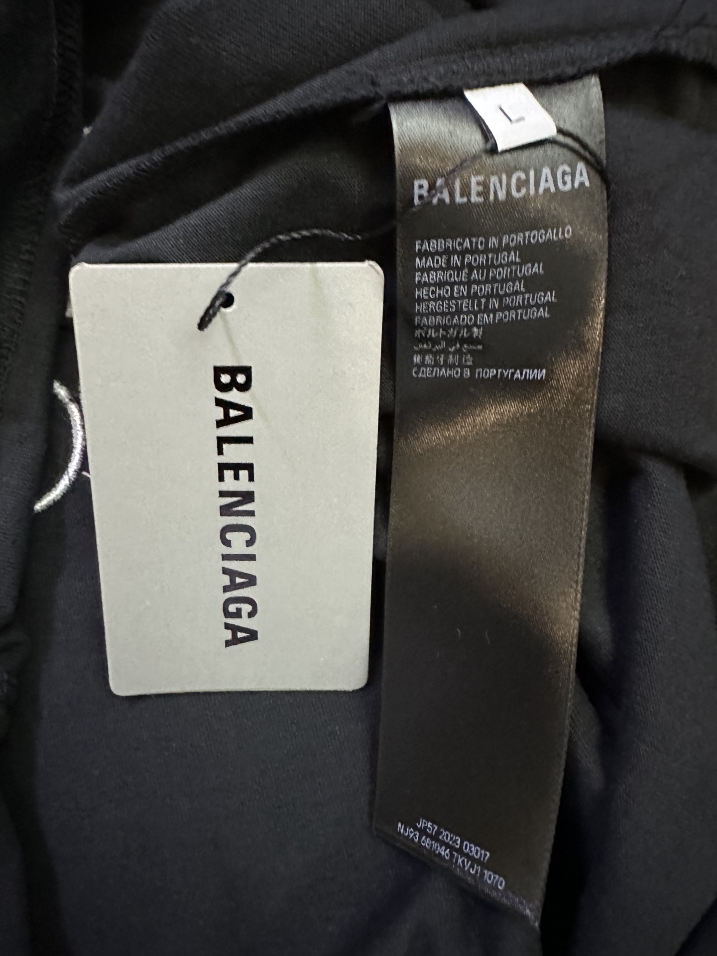 Balenciaga 3b Football Long Sleeve V-Neck T-Shirt for Men in Black/Charcoal Black (857085TTVQ61066）