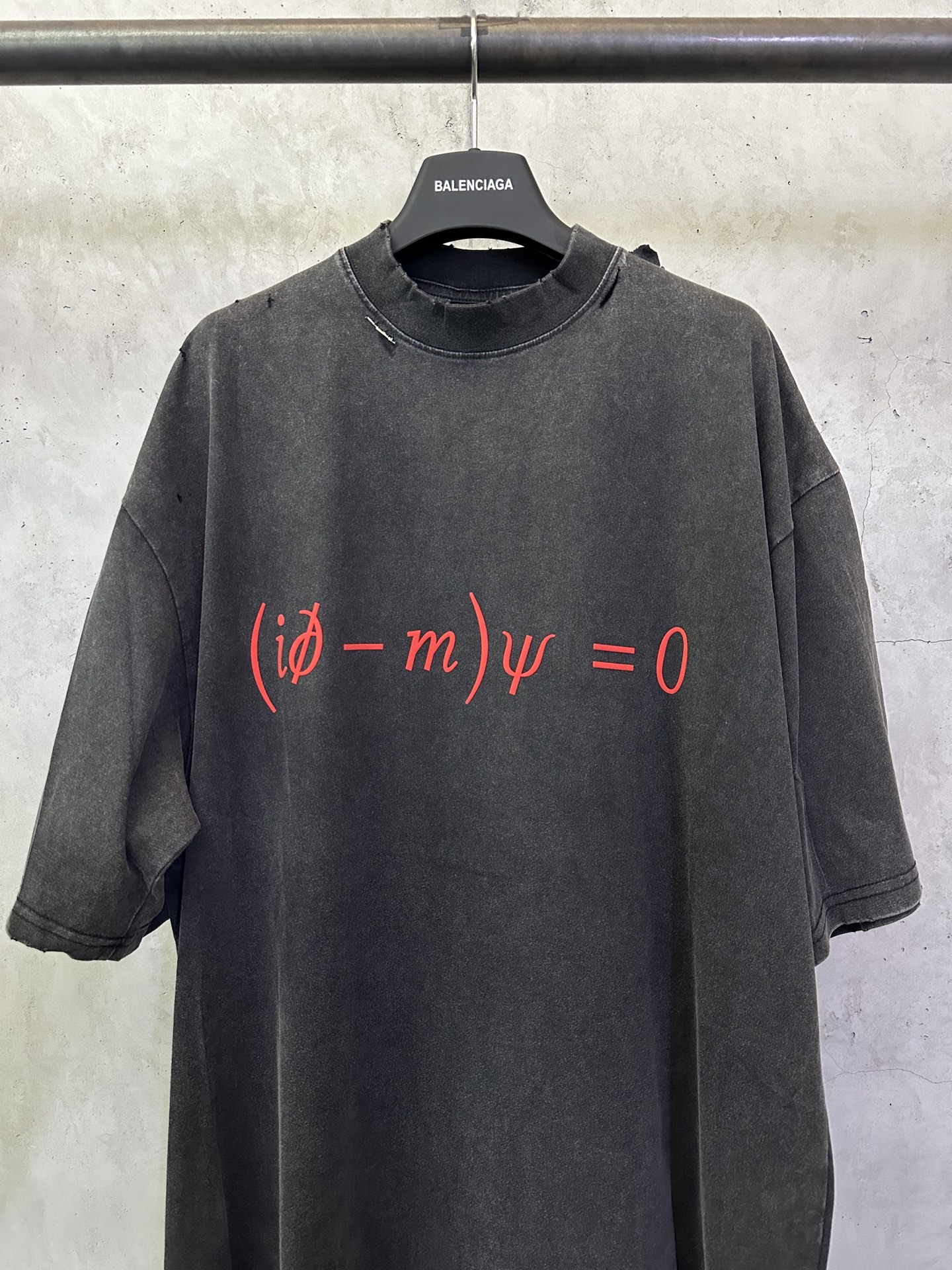BALENCIAGA Men's Dirac Equation Oversized T-shirt（850345TTVO99300）