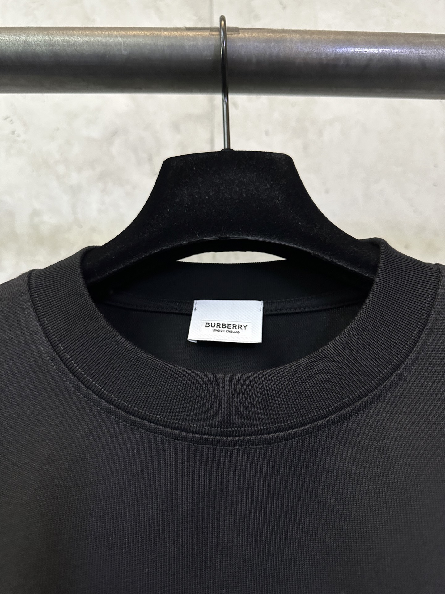 BURBERRY Round Neck T-shirt In Black（81042291）