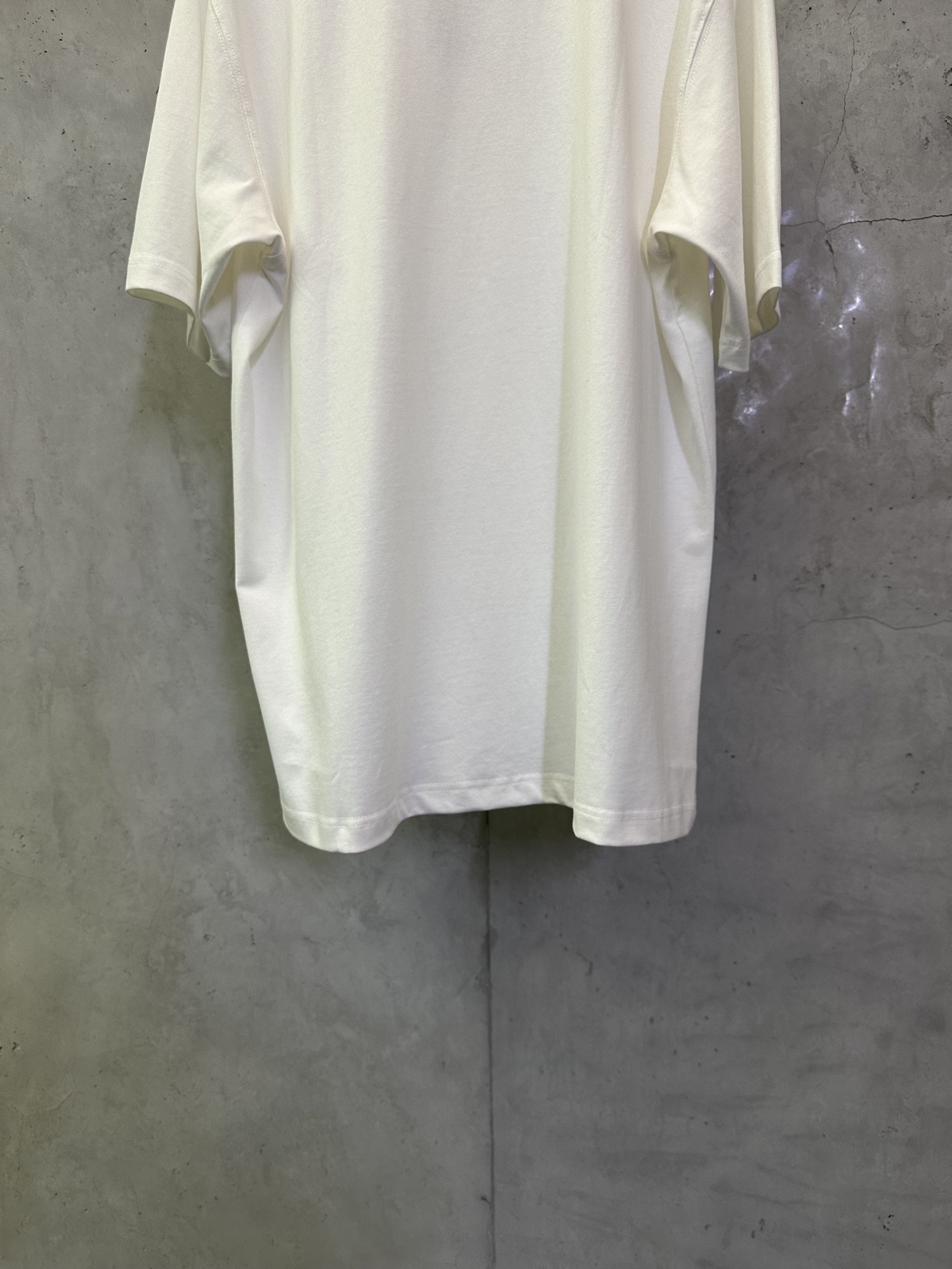 Burberry Gothic Logo Cotton T-Shirt（81160611）