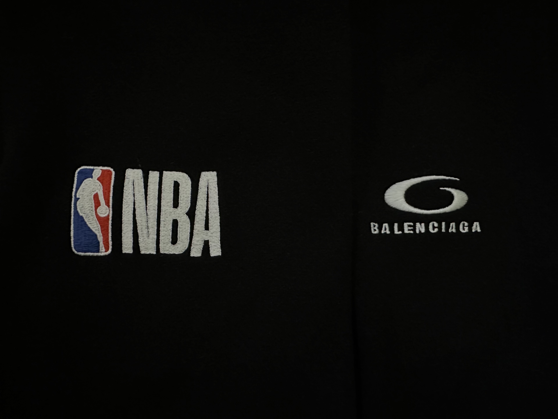 Balenciaga NBA collaboration oversized track pants in black/white（864873TTVV91070）