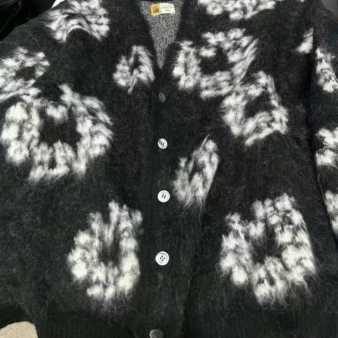 SAINT M×××××× sweater (SM-YS1-0000-C50）