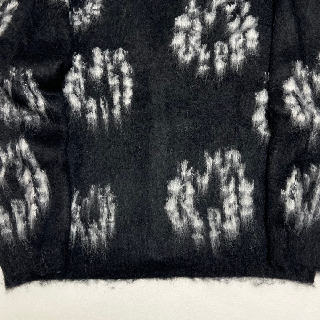 SAINT M×××××× sweater (SM-YS1-0000-C50）