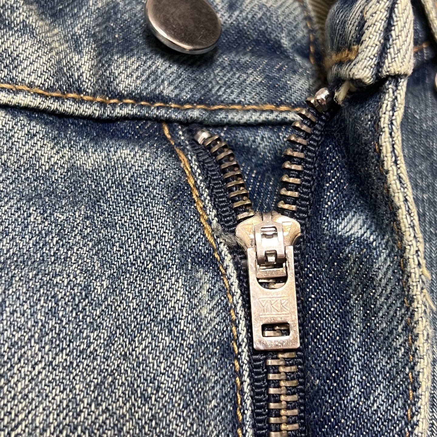 DENIM TEARS x LEVI'S Dirty Wash Wreath Short "Light Wash"  (SS24WR001-D）