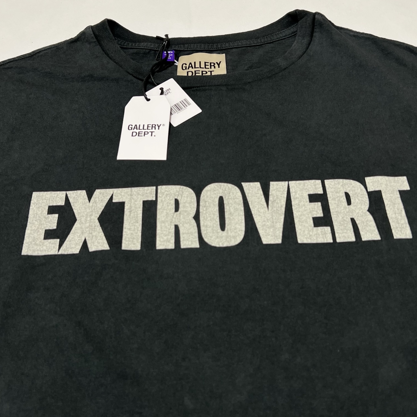 Gallery Dept. Intro/Extro Reversible Tee（ESS-10010-WZBK）