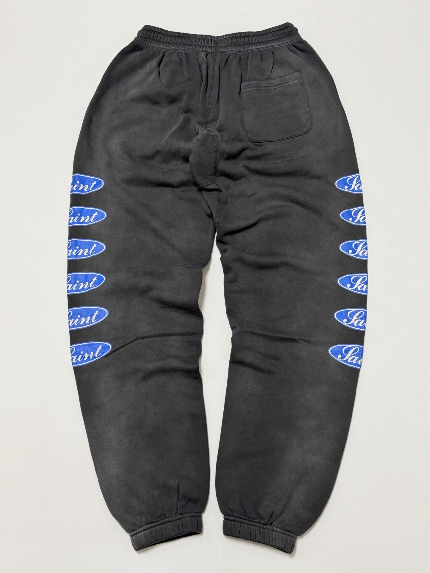 SAINT Mxxxxxx SWEAT PANTS/LOVE AMONG/BLACK (SM-HR1-0000-061）