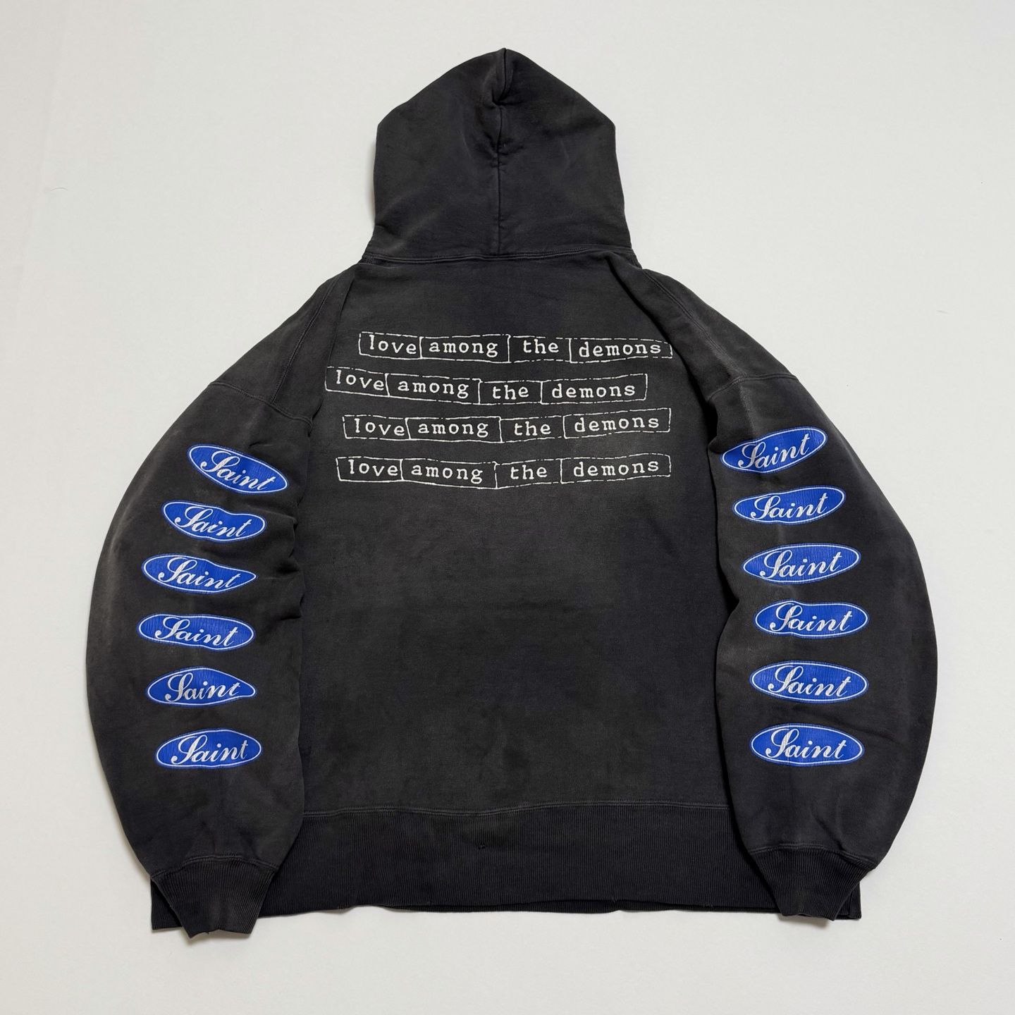 SAINT MXXXXXX HOODIE/LOVE AMONG/BLACK (SM-HR1-0000-053）