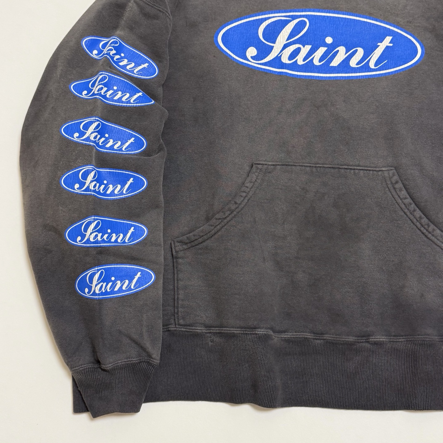 SAINT MXXXXXX HOODIE/LOVE AMONG/BLACK (SM-HR1-0000-053）