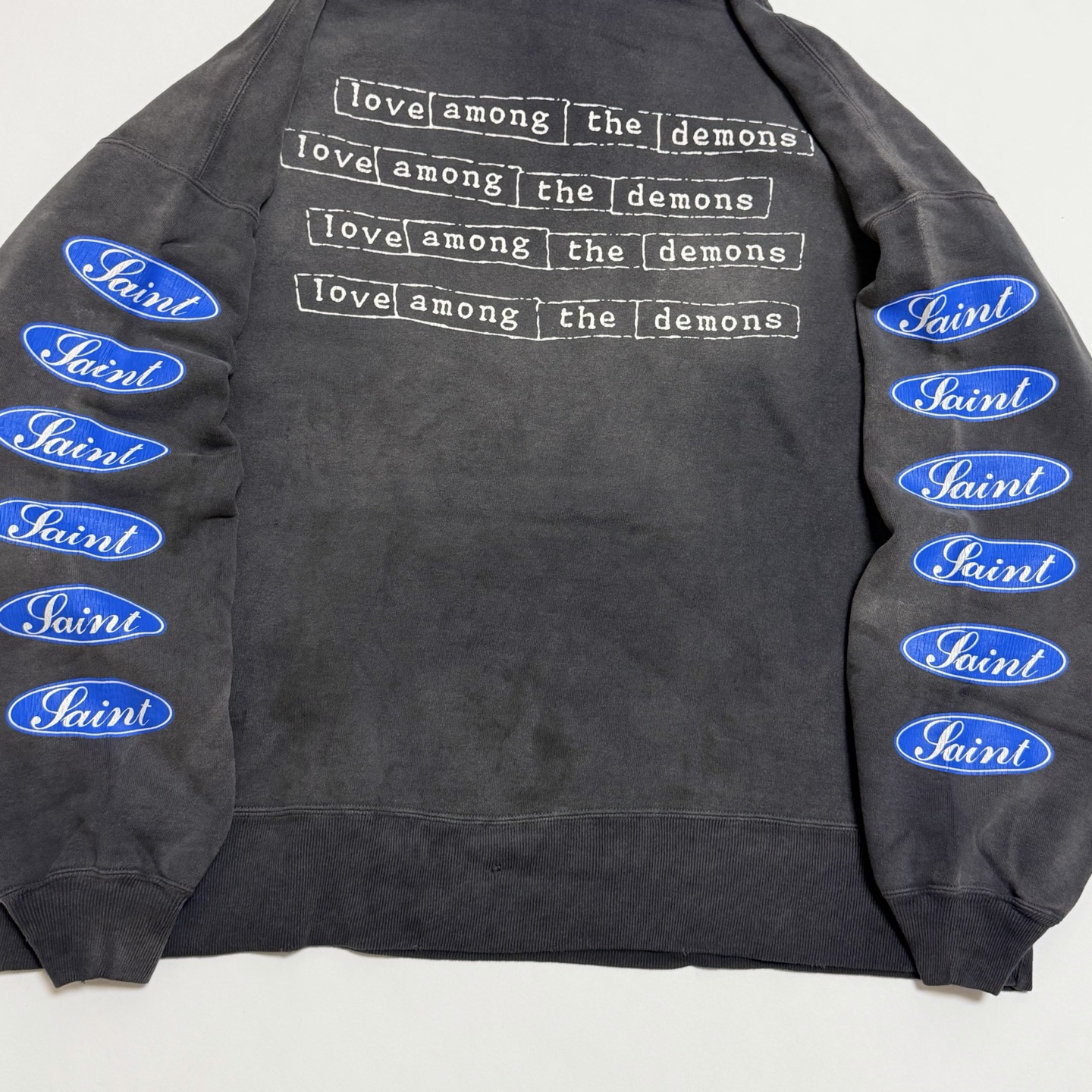 SAINT MXXXXXX HOODIE/LOVE AMONG/BLACK (SM-HR1-0000-053）