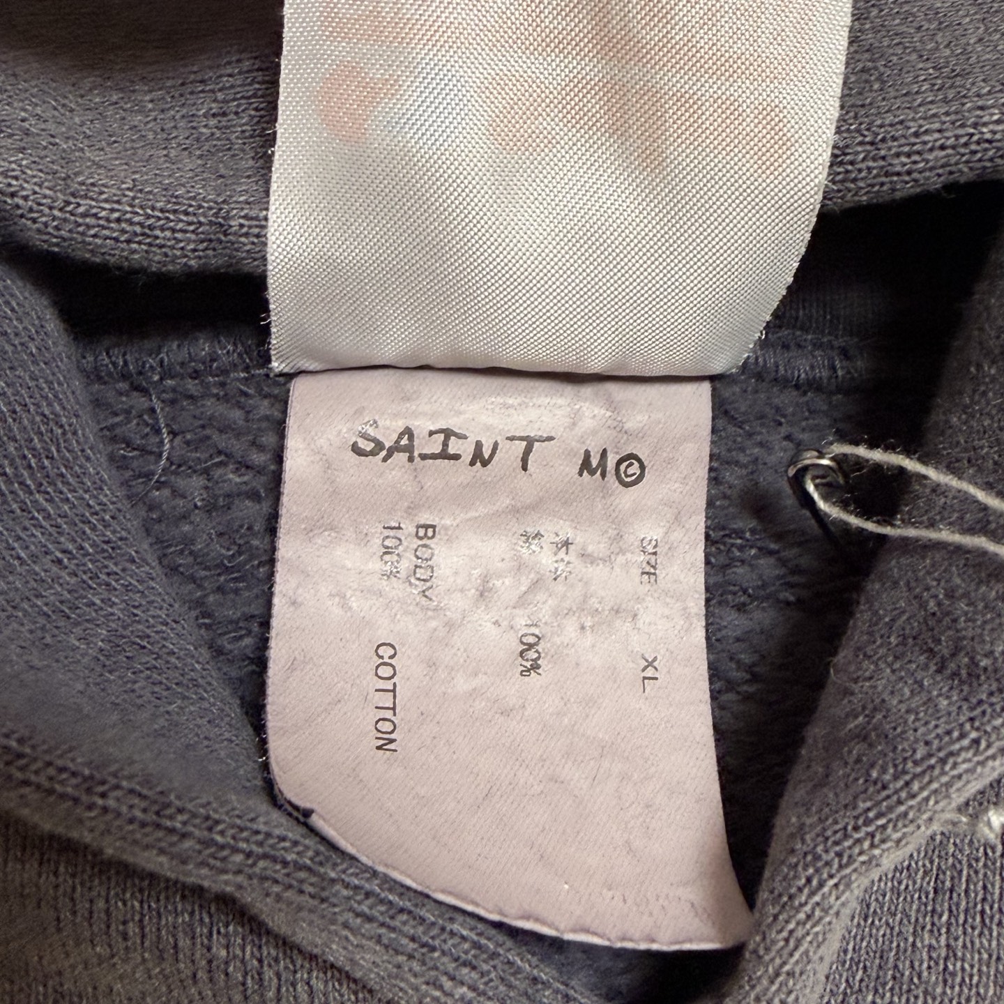 SAINT MXXXXXX HOODIE/LOVE AMONG/BLACK (SM-HR1-0000-053）