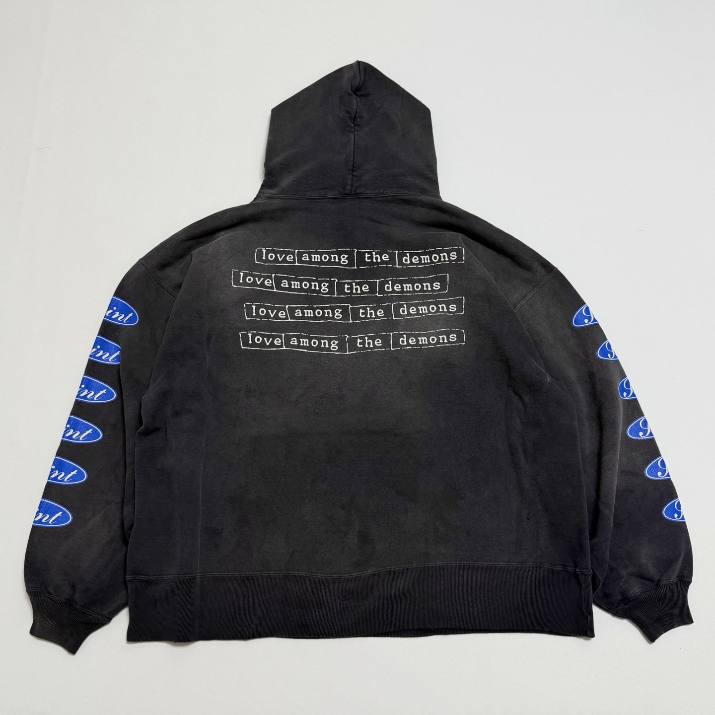 SAINT MXXXXXX HOODIE/LOVE AMONG/BLACK (SM-HR1-0000-053）