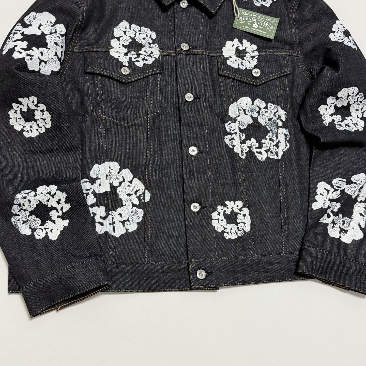 DENIM TEARS Cotton Wreath Denim Jacket (DEN-FW25-009）