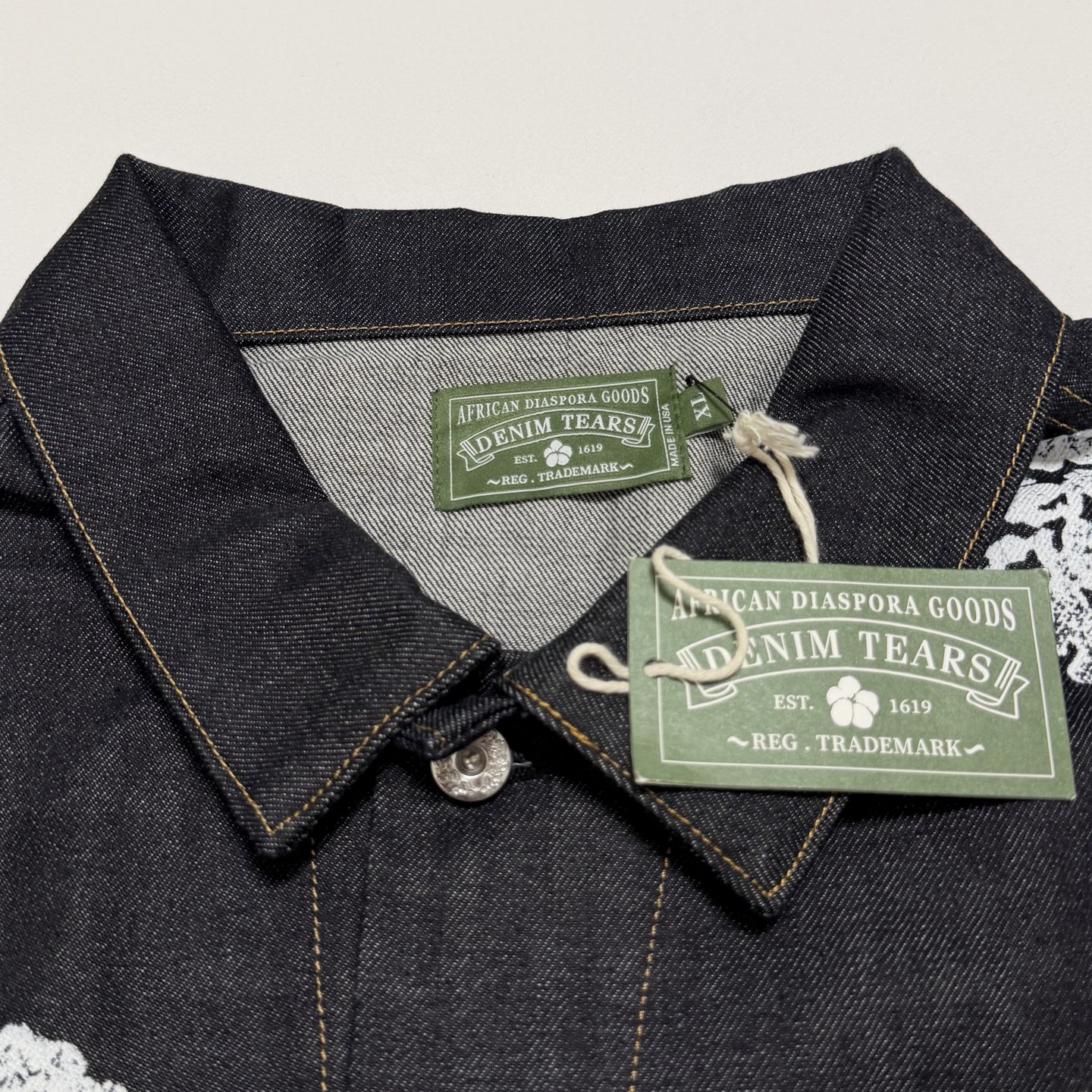 DENIM TEARS Cotton Wreath Denim Jacket (DEN-FW25-009）