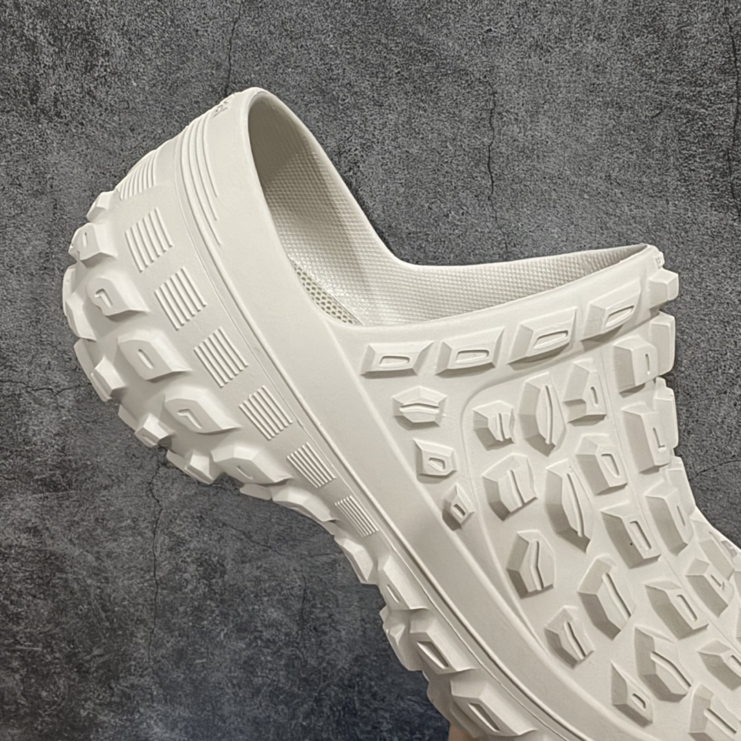 BALENCIAGA DEFENDER CLOG（735252W3CV29700）