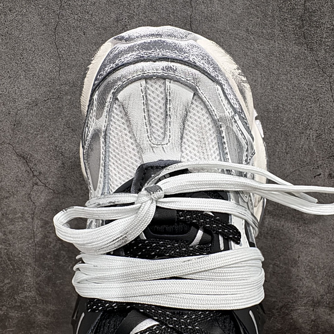 adidas XLG Runner Deluxe "White/Black"（JR0861）