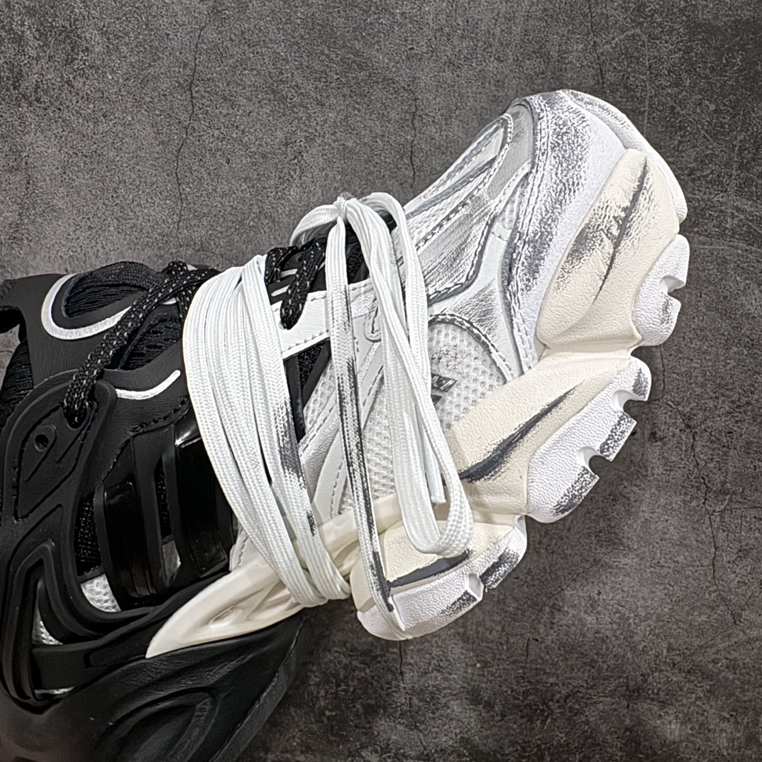 adidas XLG Runner Deluxe "White/Black"（JR0861）