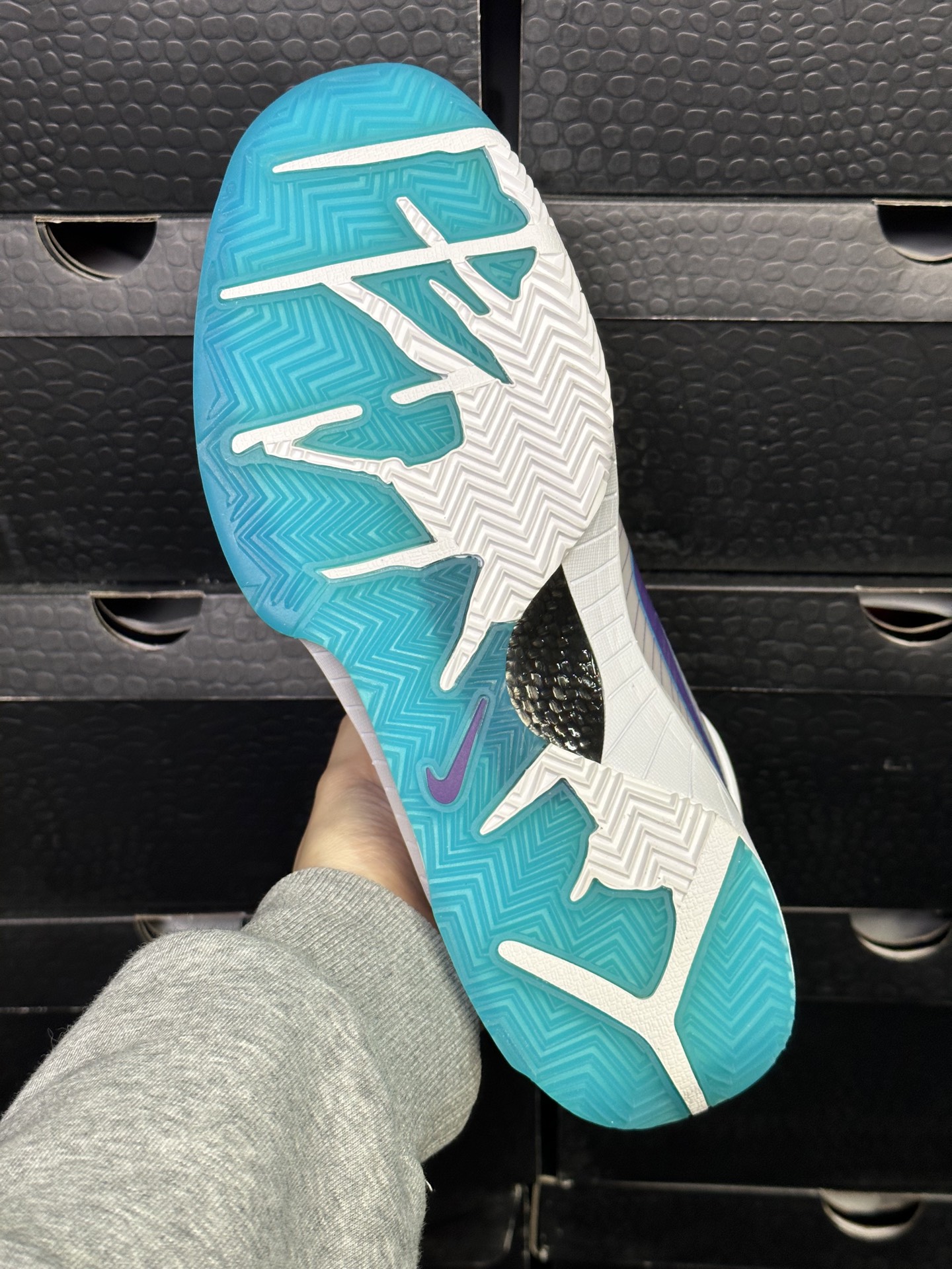 【SALE】Nike Kobe 4 Protro "Draft Day Hornets"（AV6339-100）
