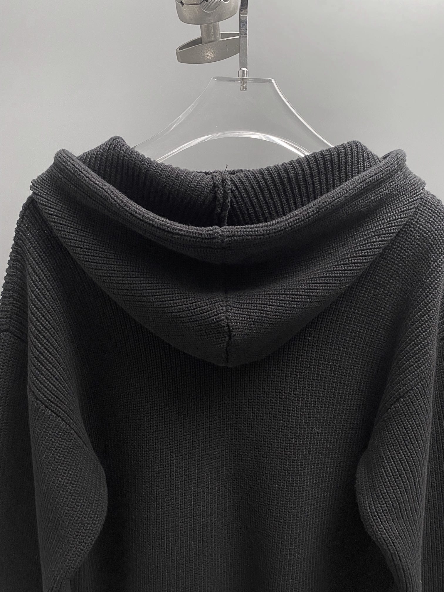 CELINE hooded sweater in monochromic wool (RY01K0ZPY-38NO）