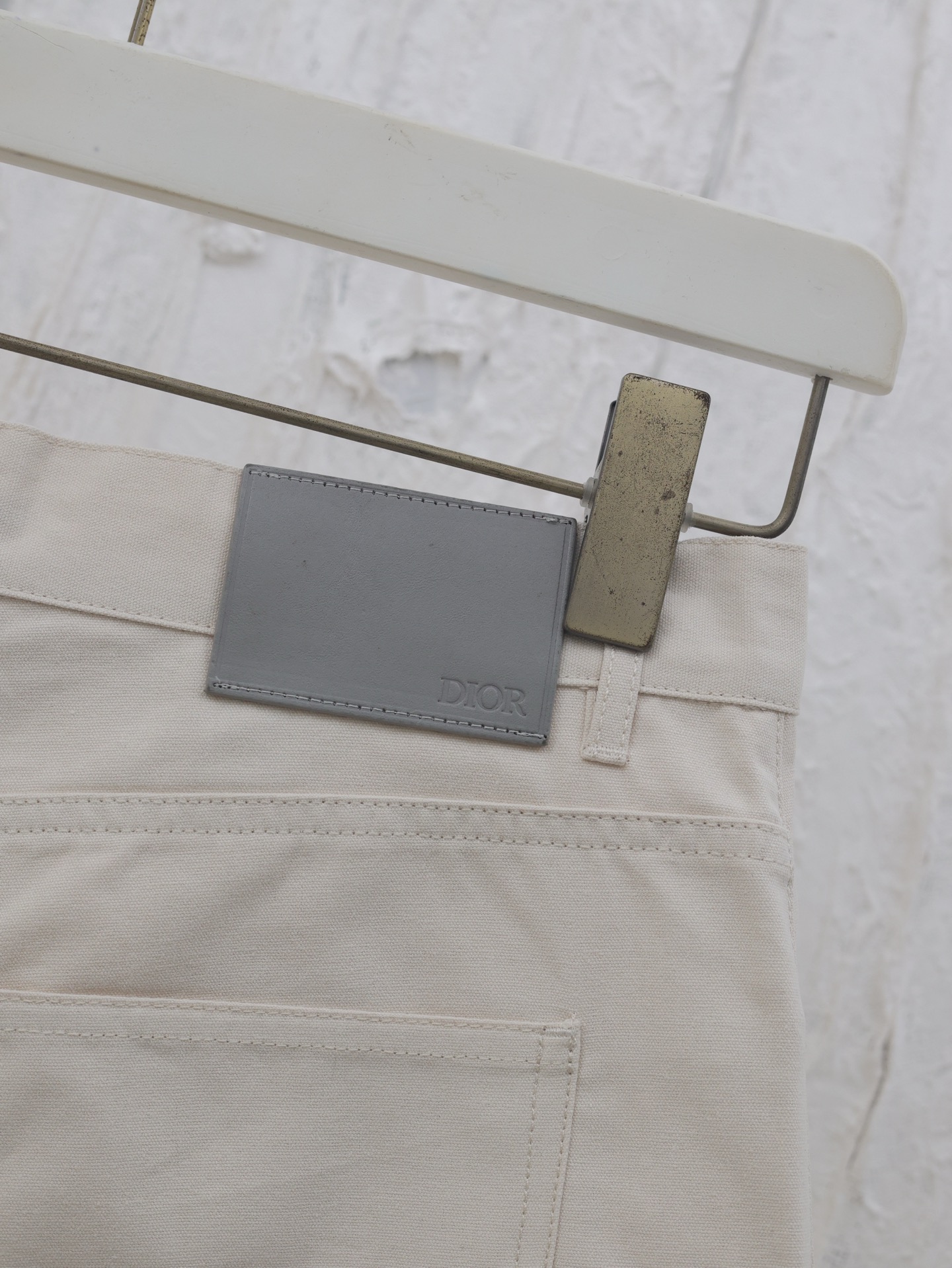 DIOR MEN White CD Heart Bermuda Shorts（313D008D384X-C883）