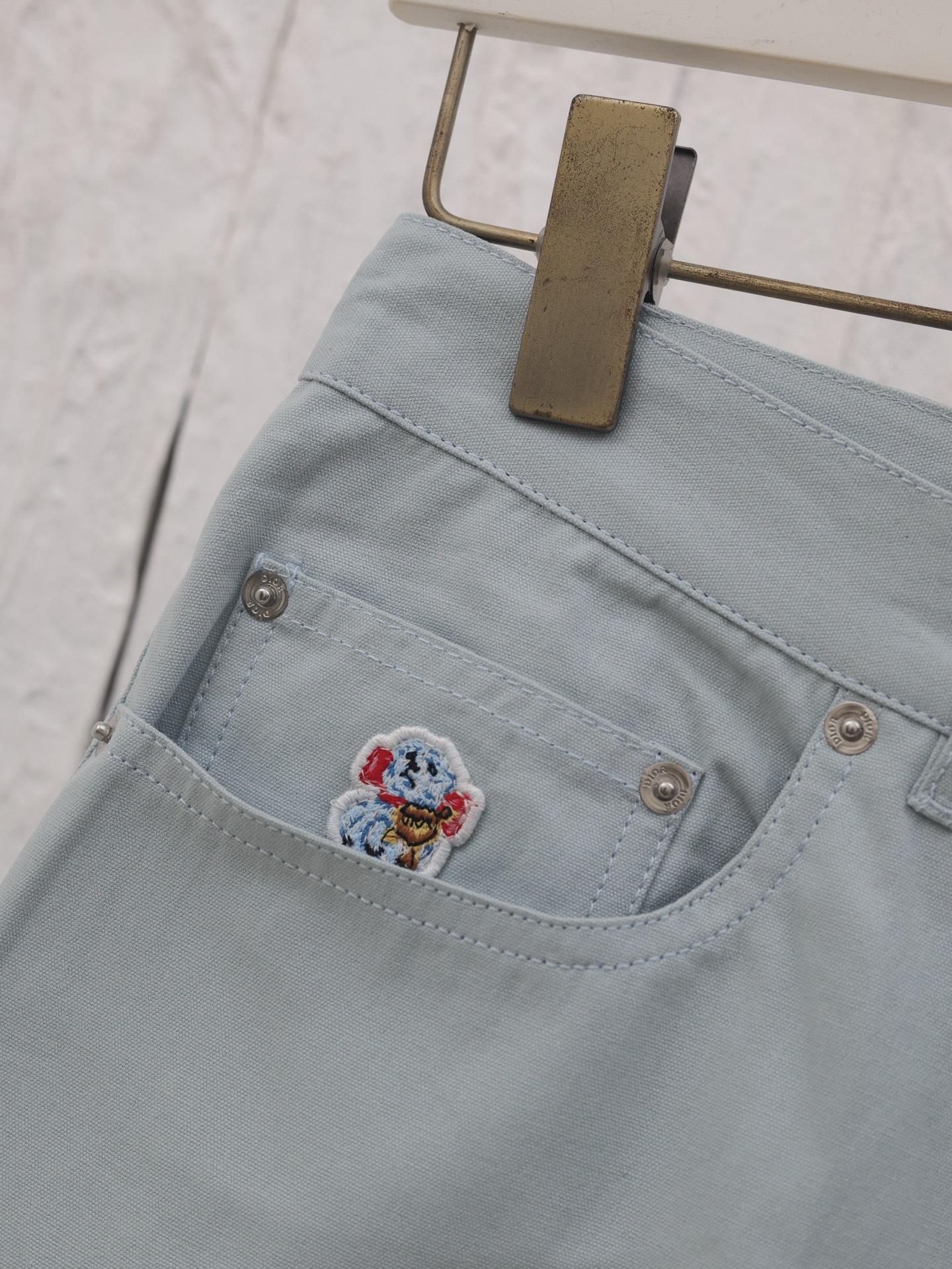 DIOR MEN White CD Heart Bermuda Shorts（313D008D384X-C883）