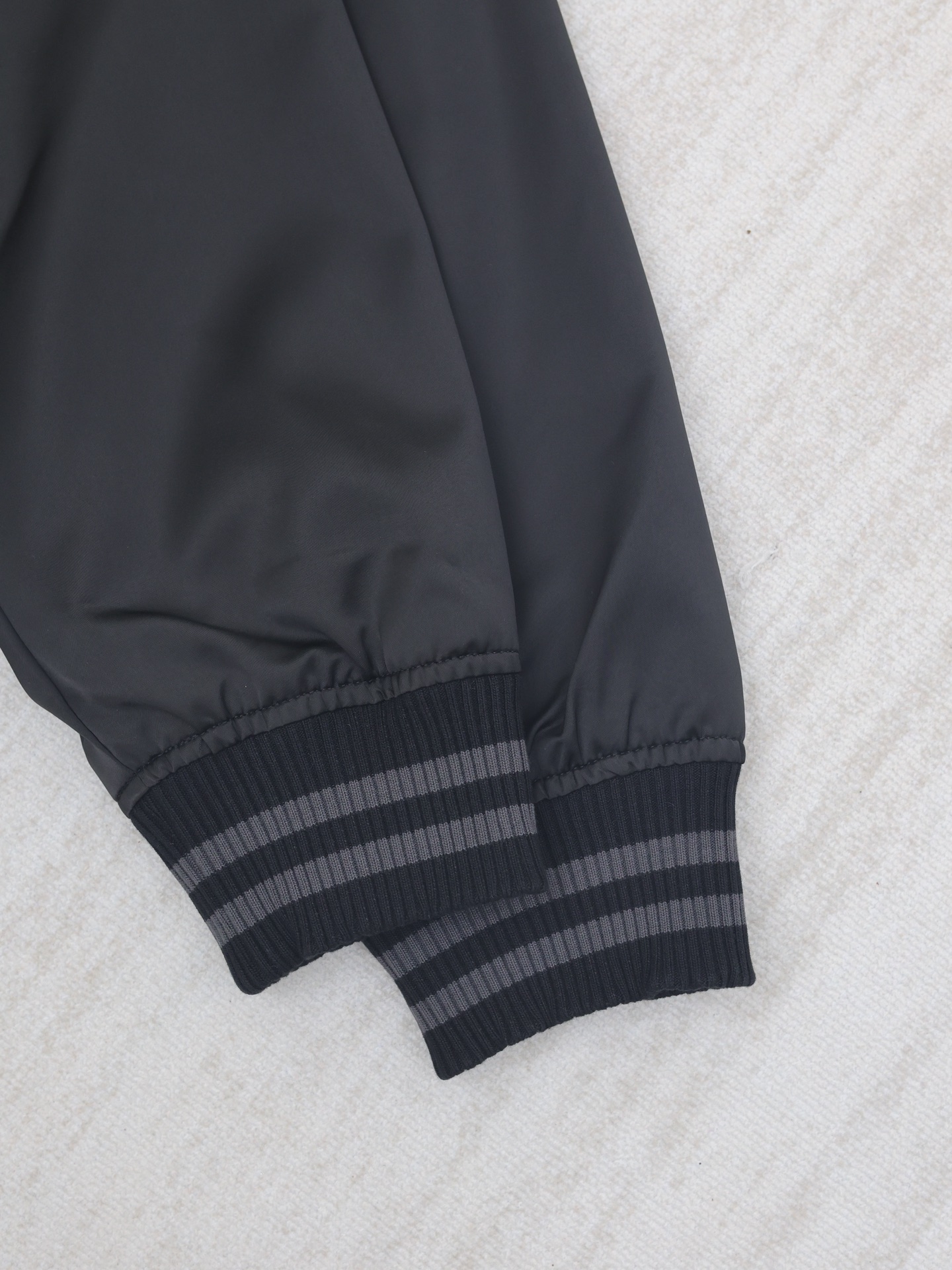 LOUIS VUITTON Embellished Nylon Baseball Blouson（1AHBGU）