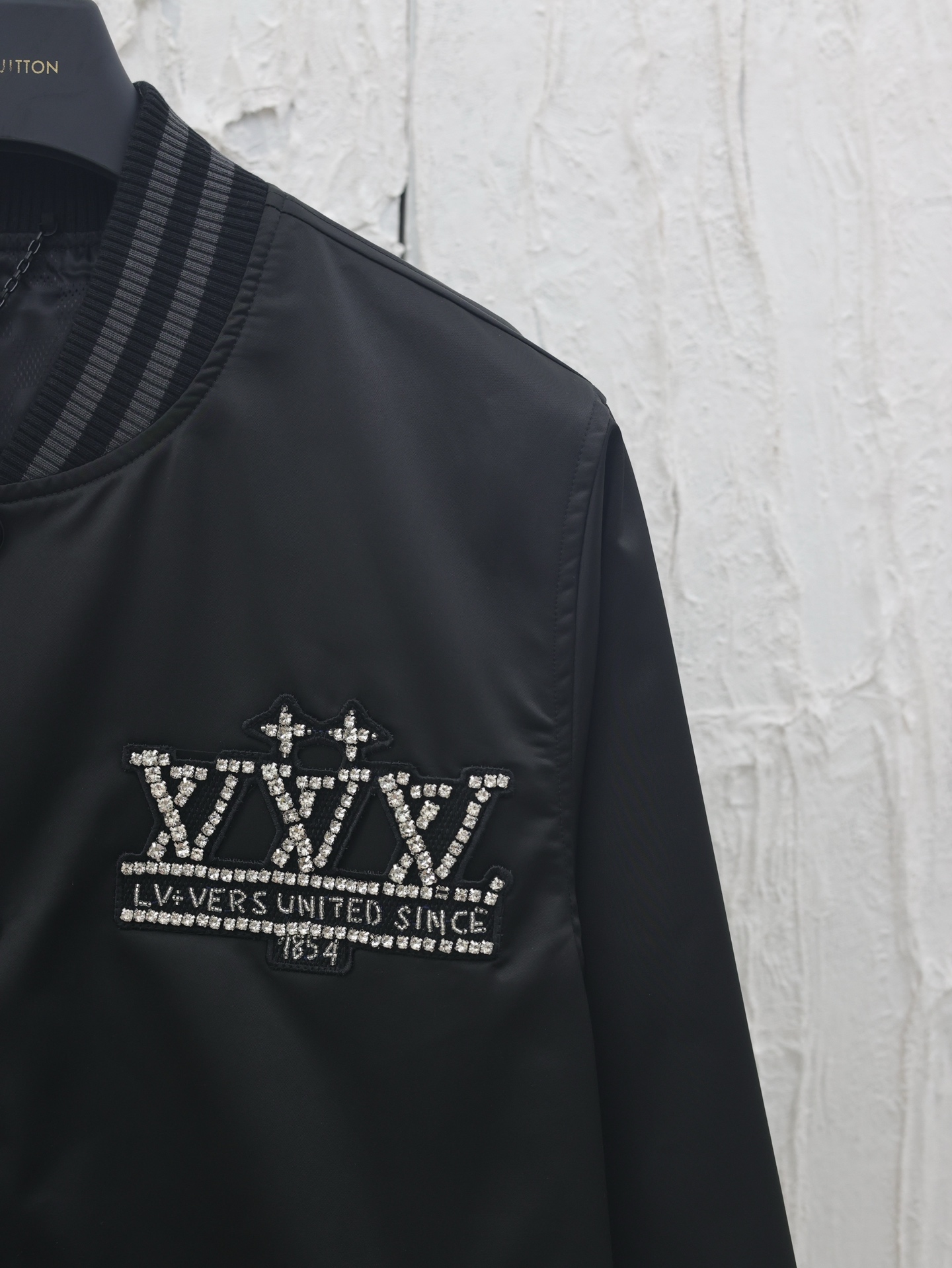 LOUIS VUITTON Embellished Nylon Baseball Blouson（1AHBGU）