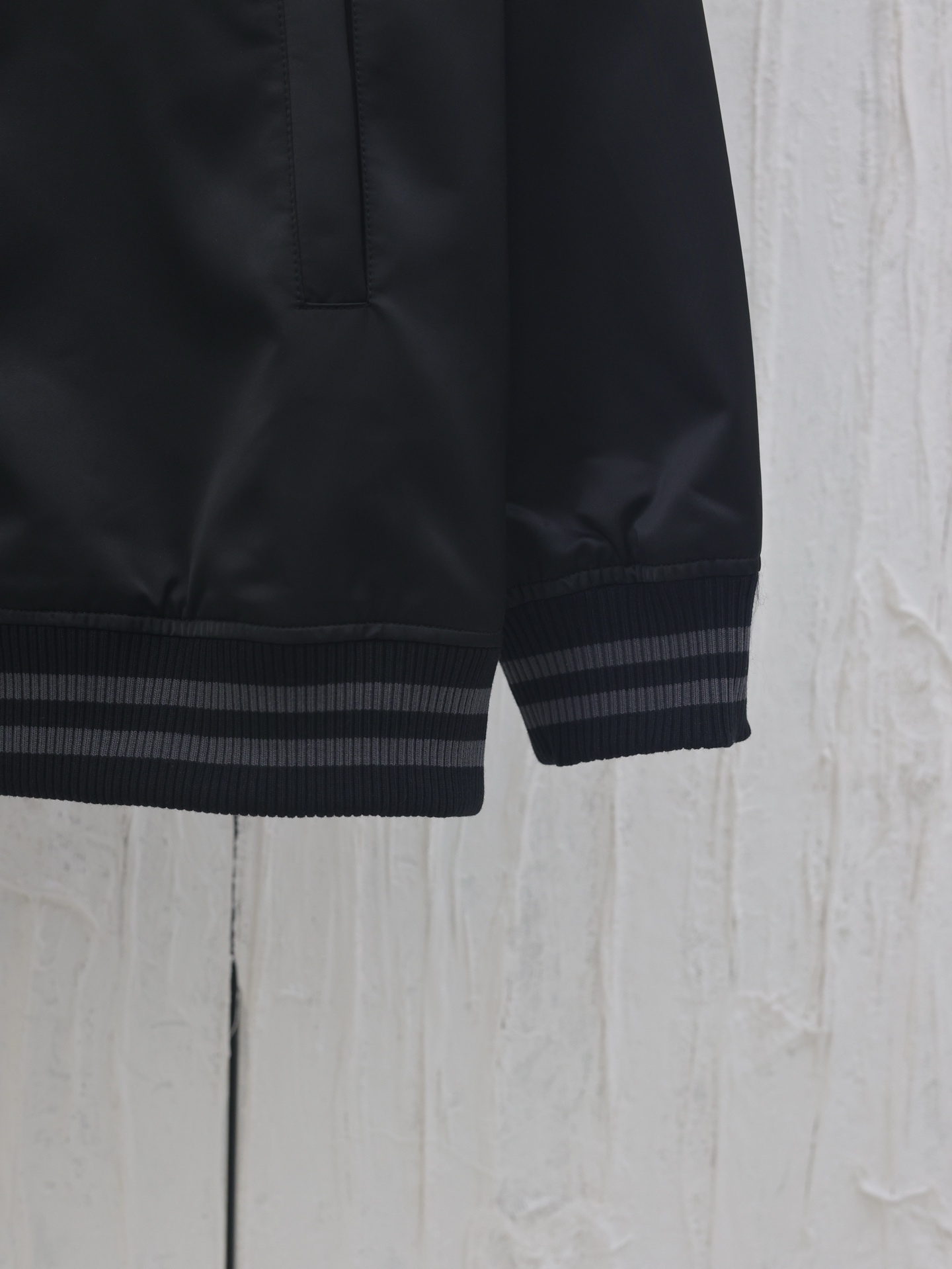 LOUIS VUITTON Embellished Nylon Baseball Blouson（1AHBGU）