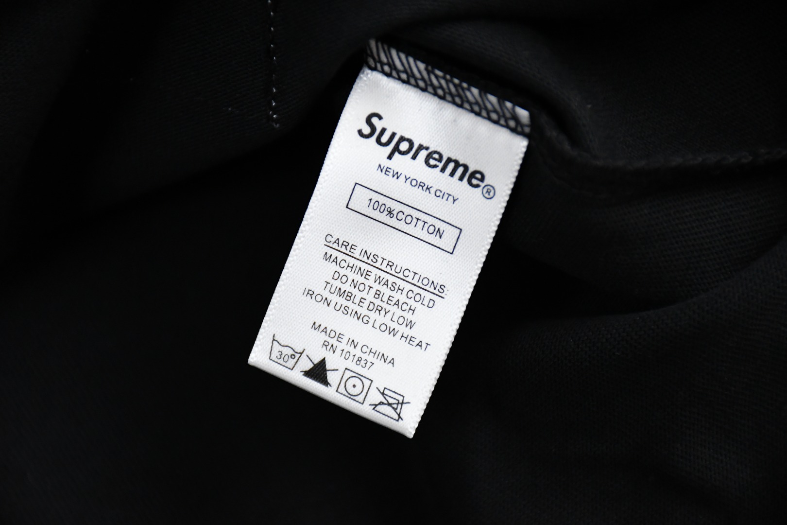 Supreme Small Box L/S Tee (26SS) "Black"（SUP-SS26-017）