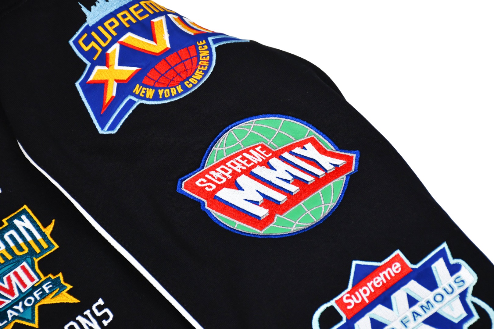 Supreme Playoffs Zip-Up Hoodie（SUP-SS25-019）