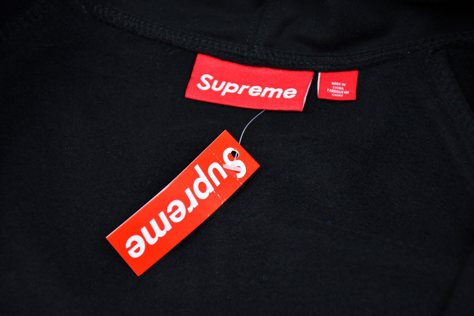 Supreme Playoffs Zip-Up Hoodie（SUP-SS25-019）