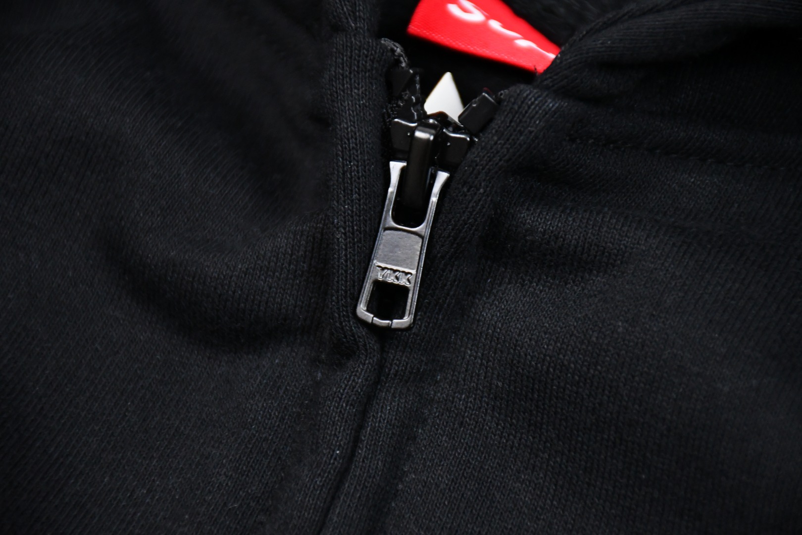 Supreme Playoffs Zip-Up Hoodie（SUP-SS25-019）