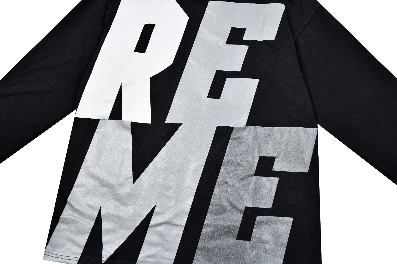 Supreme Reflective L/S Top "Black"（SUP-FW25-110）