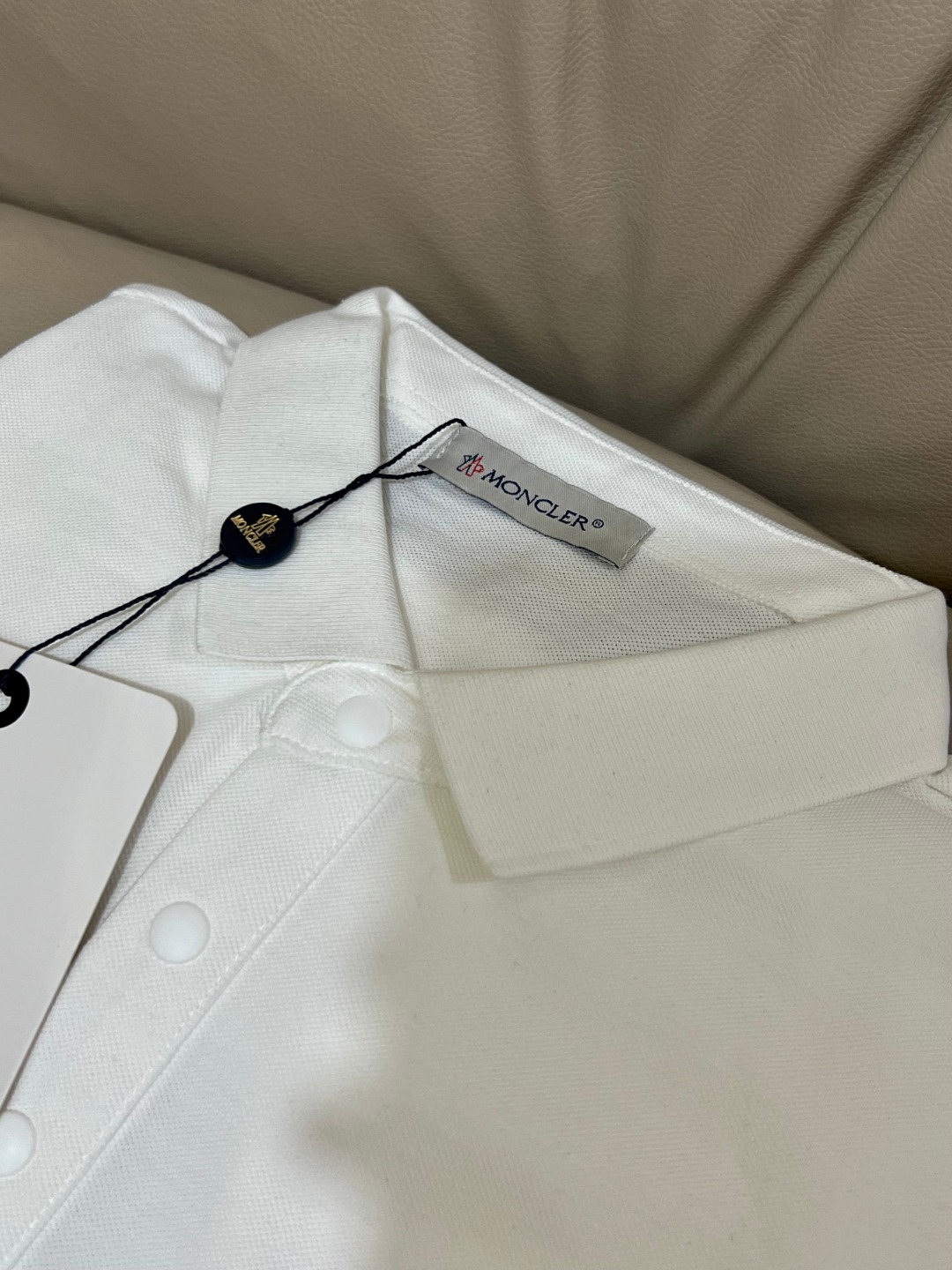 Moncler Black Logo Patch Cotton Piquet Polo Shirt（J20918A0000984556999）