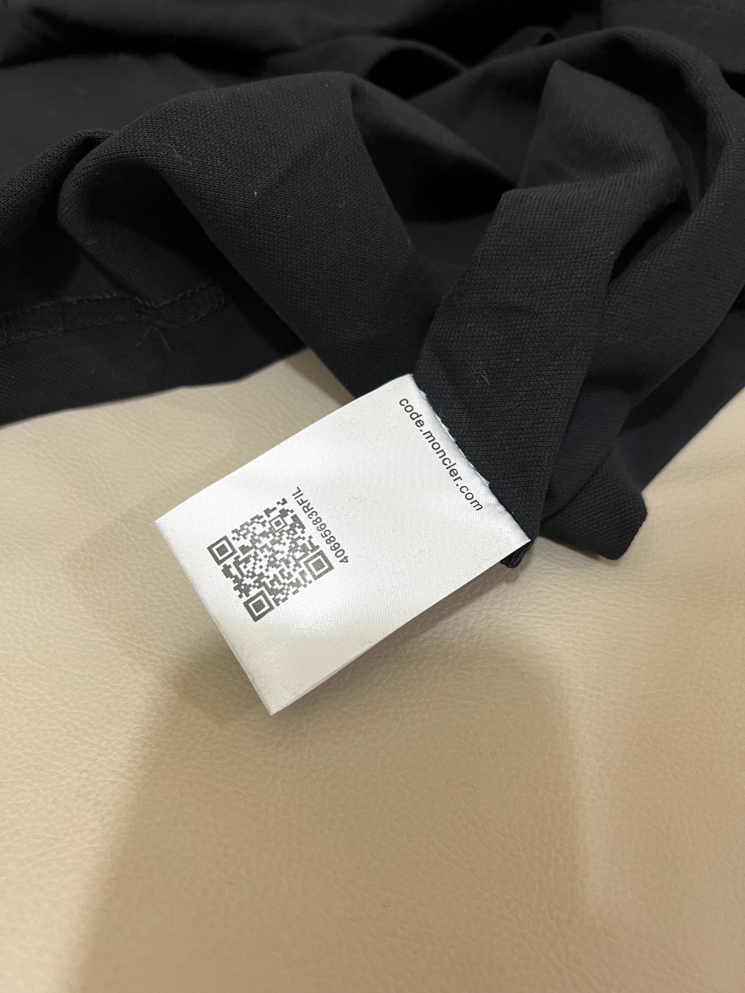 Moncler Black Logo Patch Cotton Piquet Polo Shirt（J20918A0000984556999）