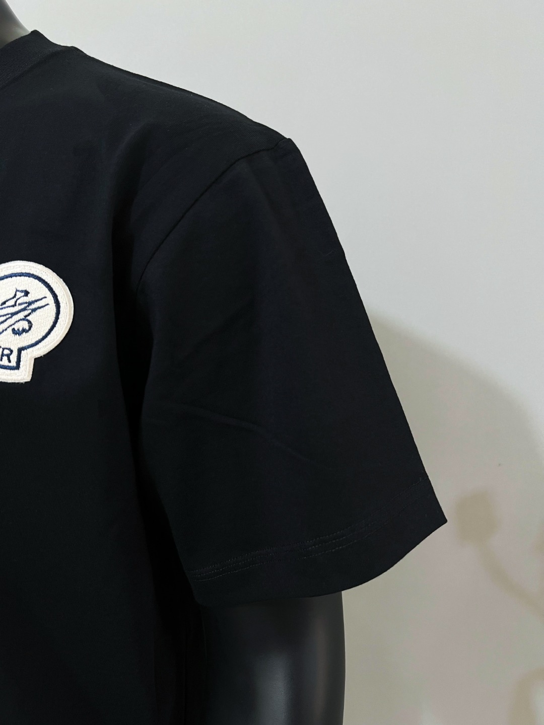 Moncler Double Logo Patch Crewneck T Shirt（I10918C000588390Y999）