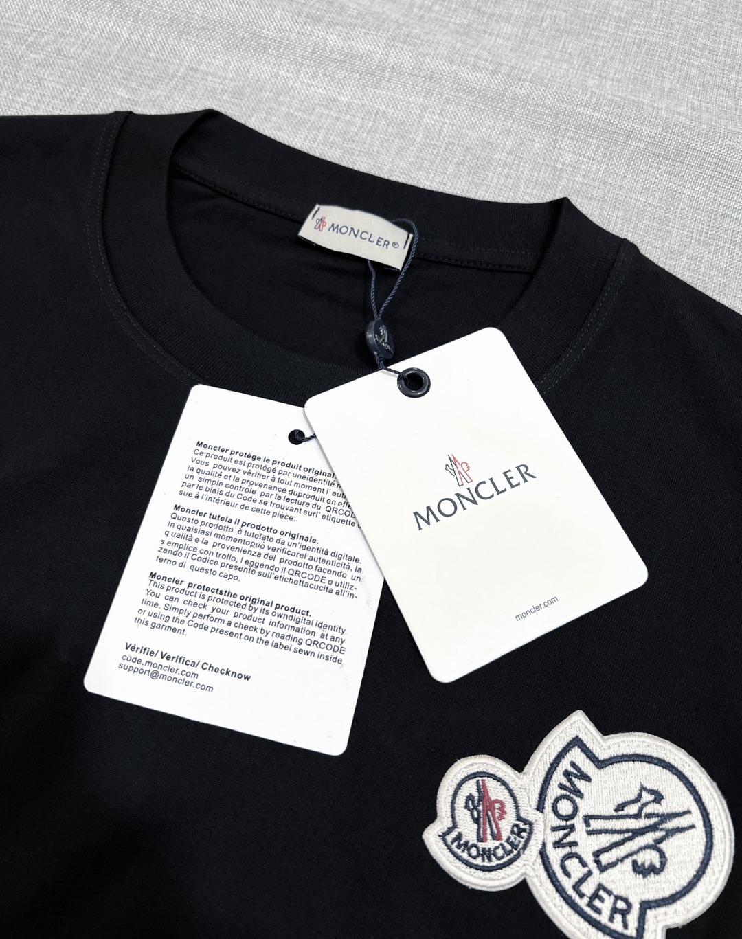 Moncler Double Logo Patch Crewneck T Shirt（I10918C000588390Y999）
