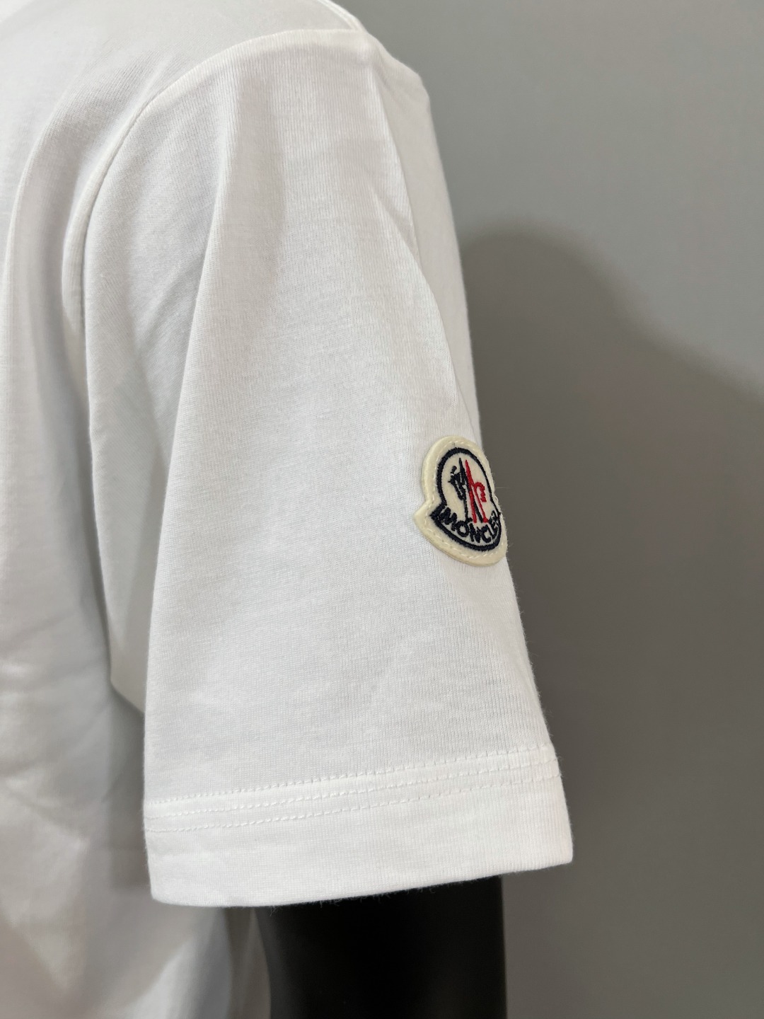 Moncler Enfant logo print short-sleeve T-shirt（I29548C0000283907）